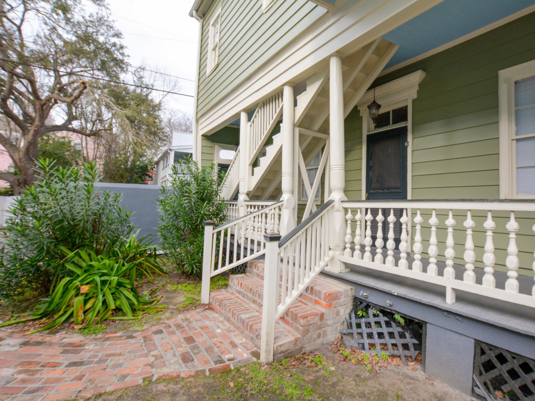 51 South St #a, Charleston, SC 29403