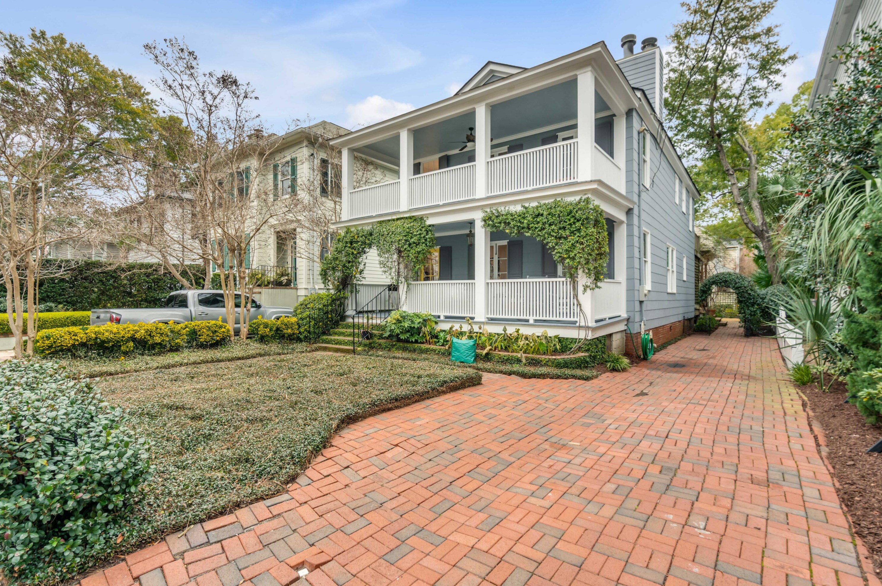 18 Greenhill St, Charleston, SC 29401-2311