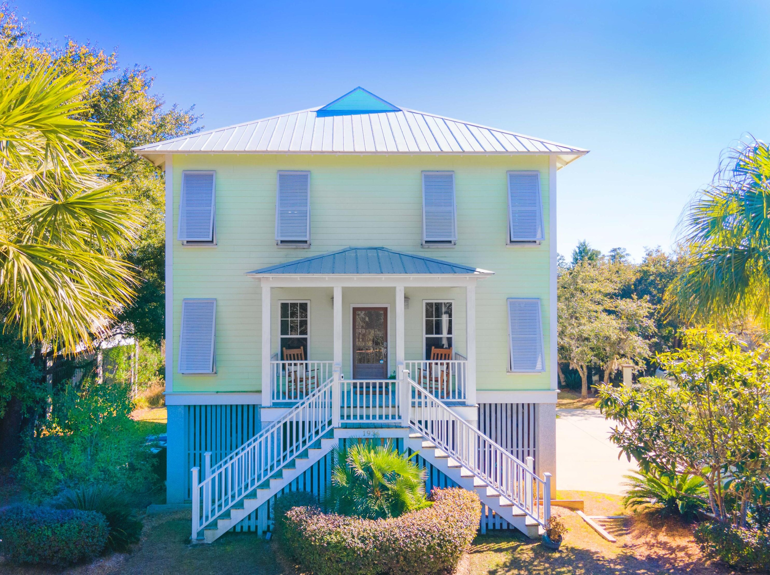 1936 Shields Ln, Mount Pleasant, SC 29466-8686