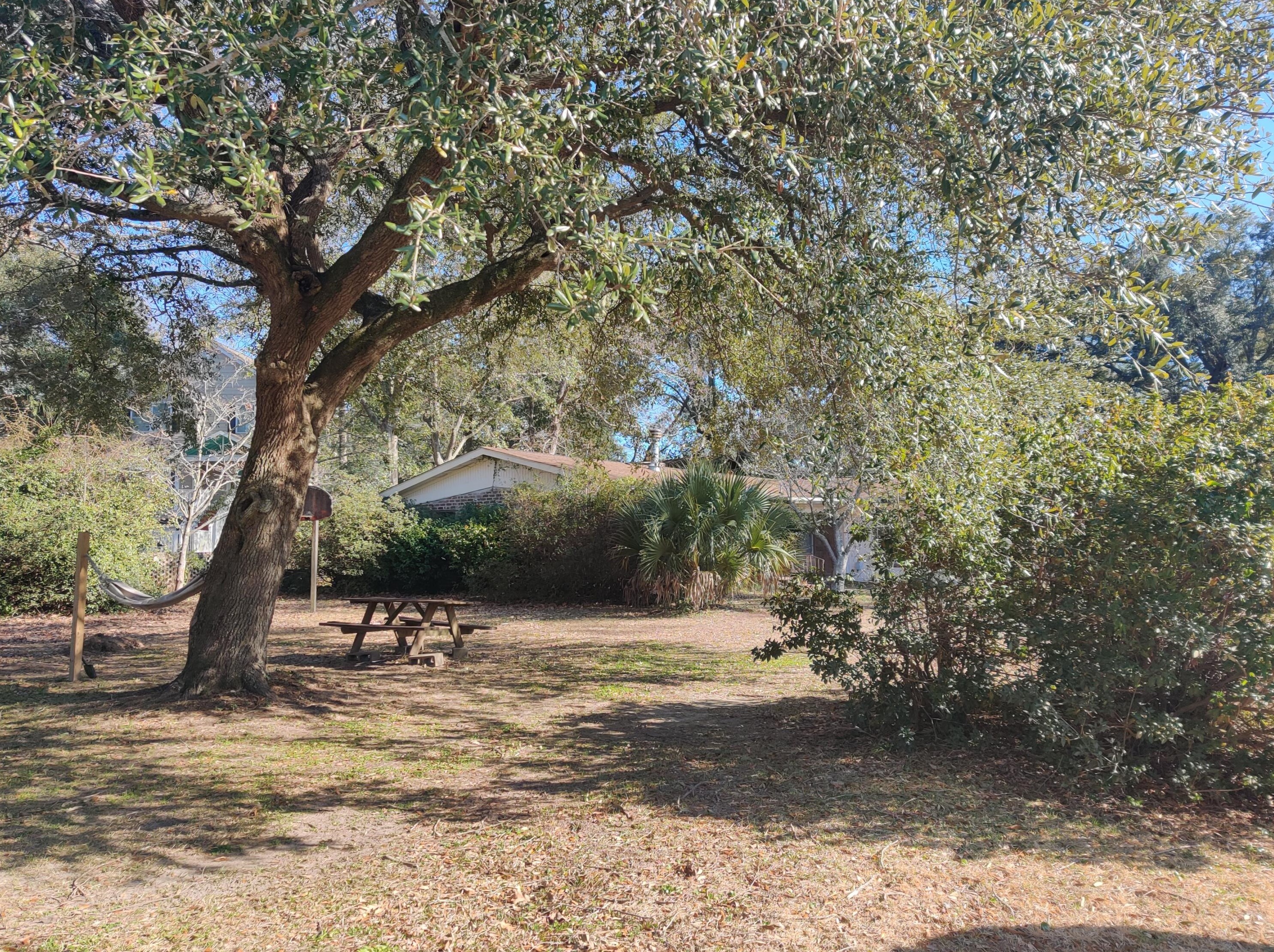 828 Hale St, Charleston, SC 29412-3555
