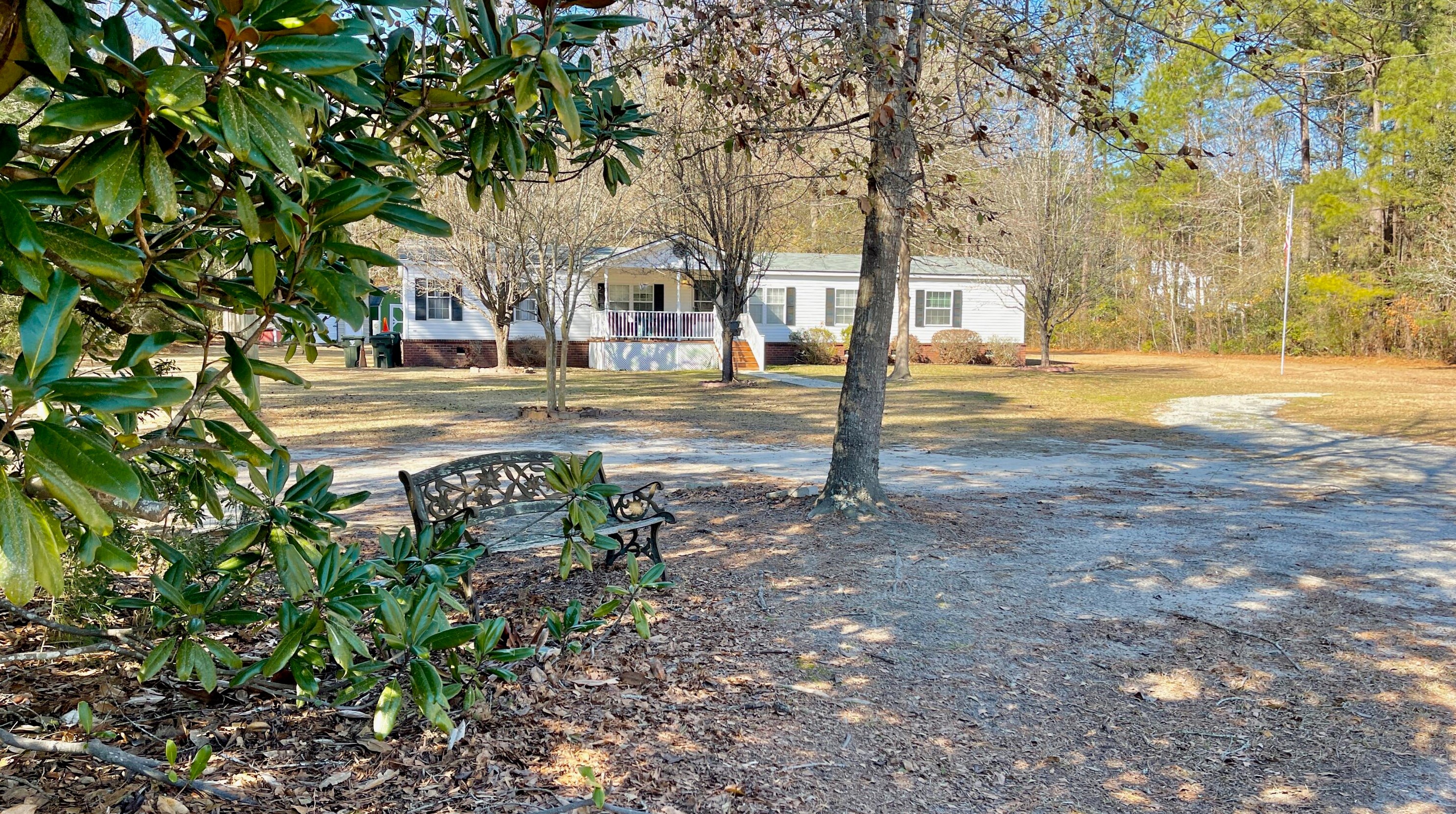 652 Lannie Ln, Moncks Corner, SC 29461