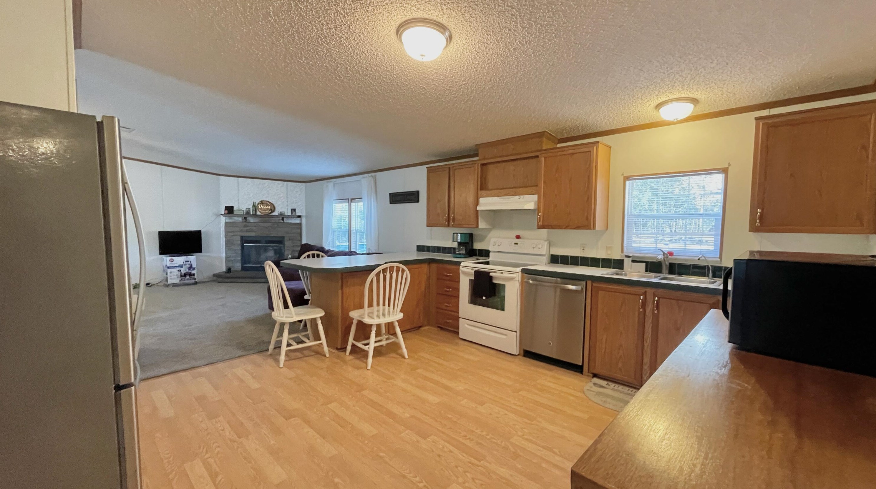 652 Lannie Ln, Moncks Corner SC  29461-4144 exterior