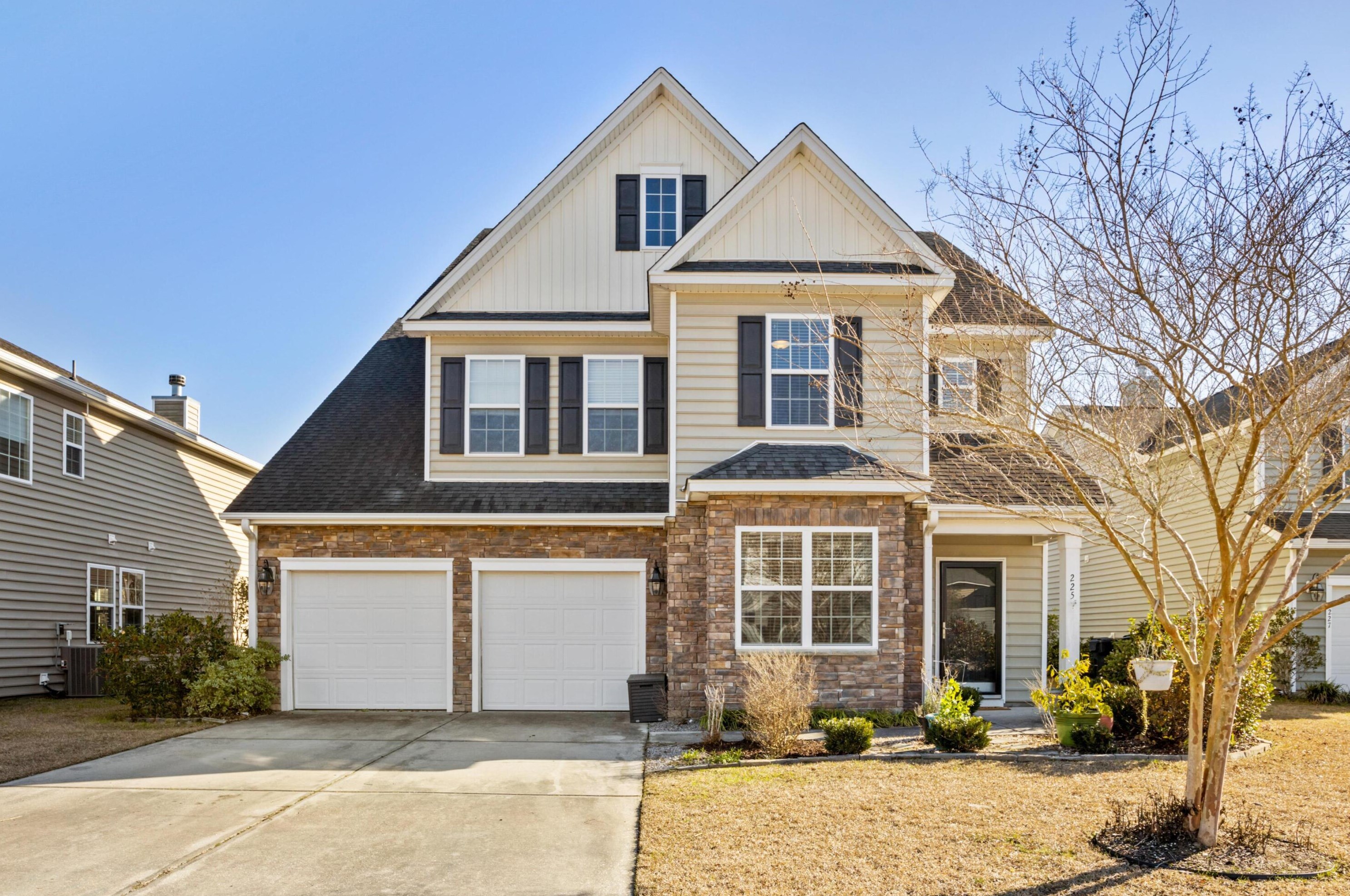 225 Berwick Dr, Summerville, SC 29483-8261