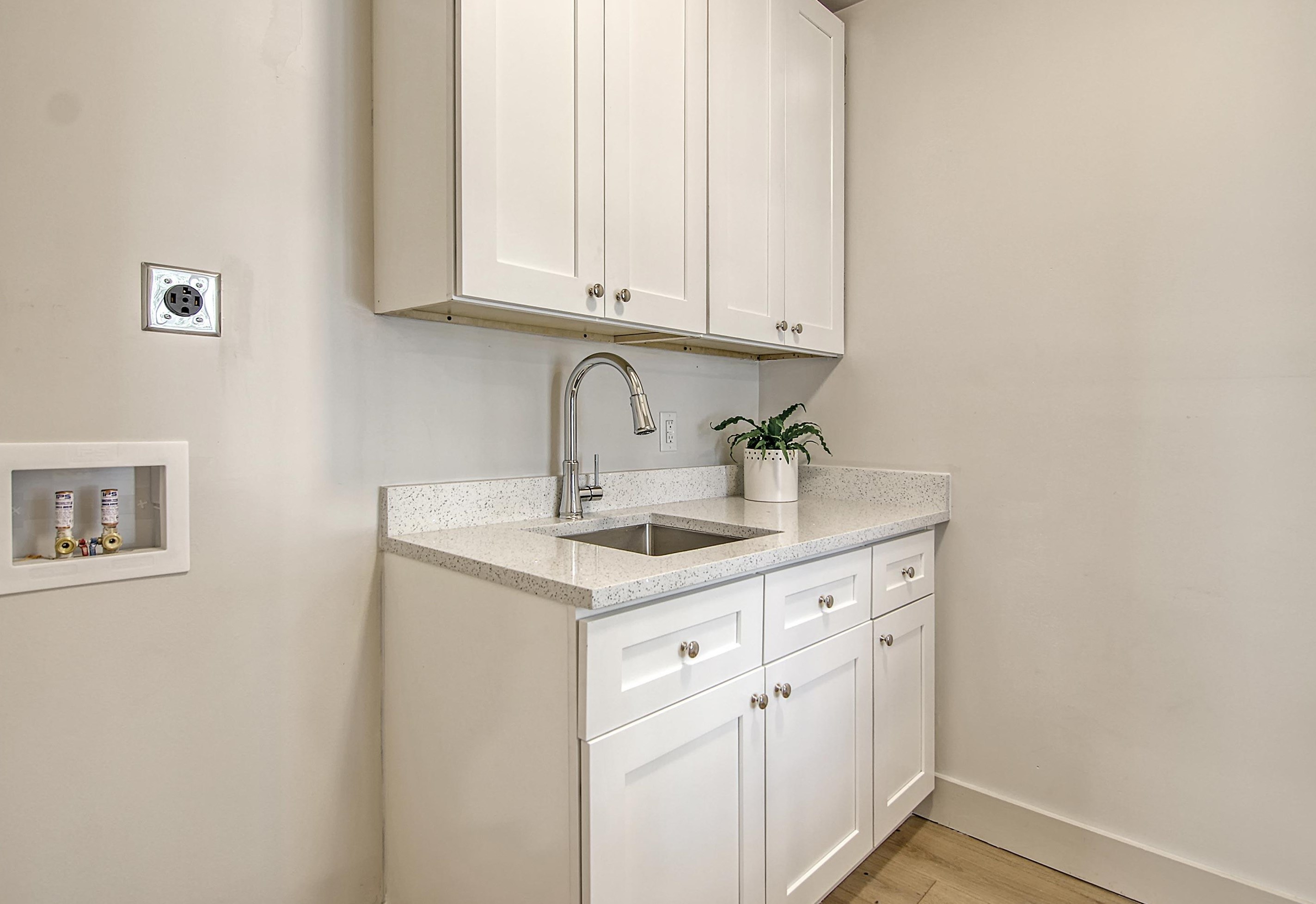 2211 Heriot St, Charleston SC  29403-3023 exterior