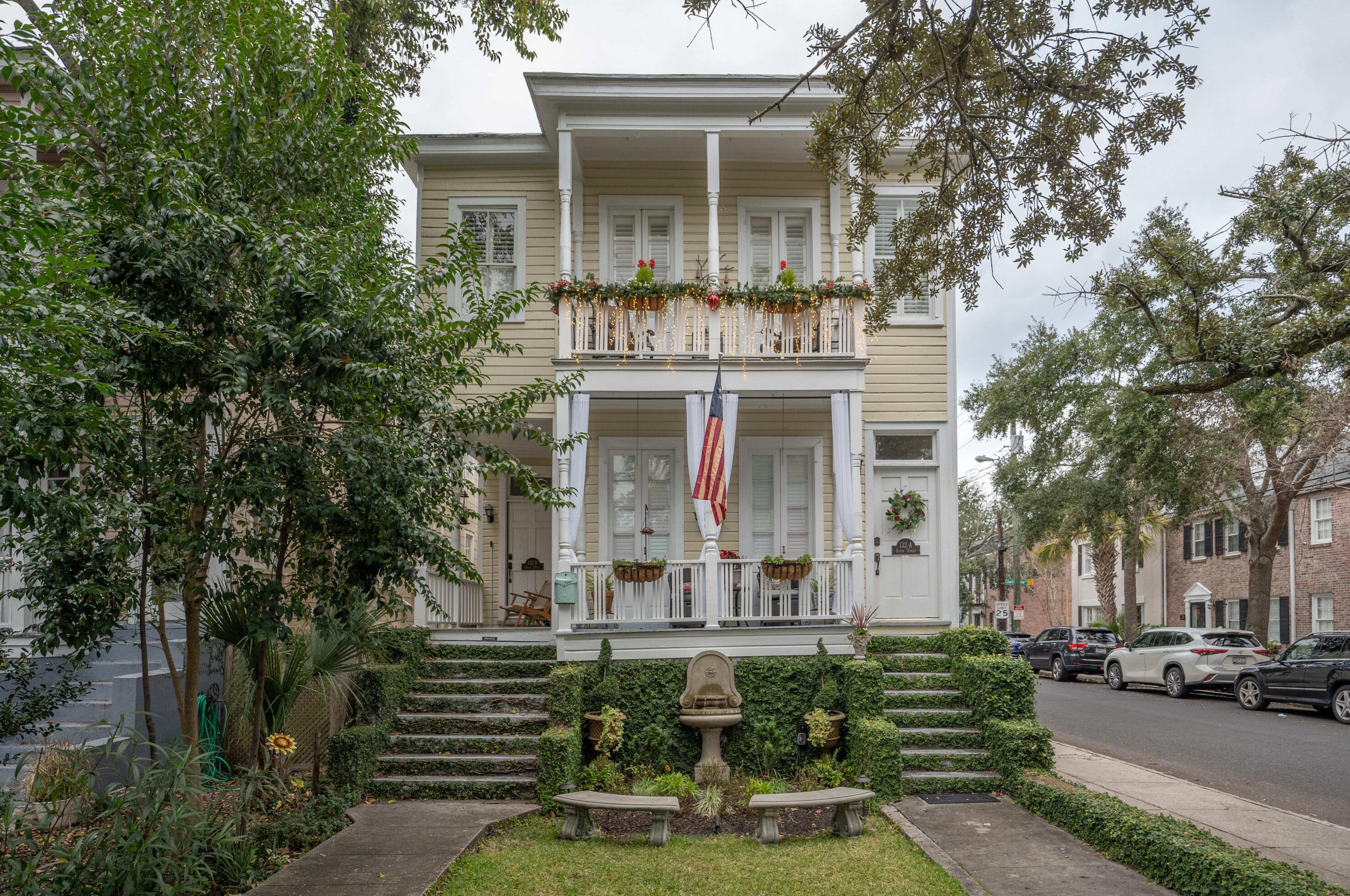 132 Queen St, Charleston, SC 29401-1951