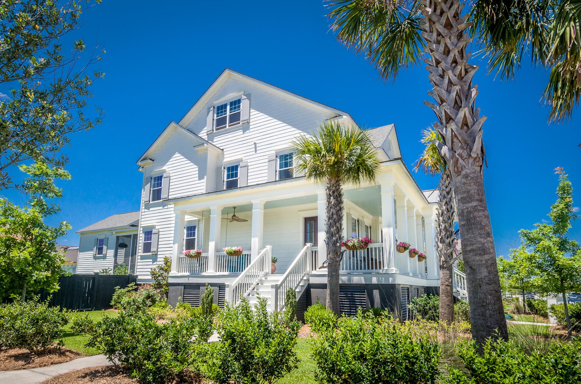 2517 Daniel Island Dr, Charleston, SC 29492-8905