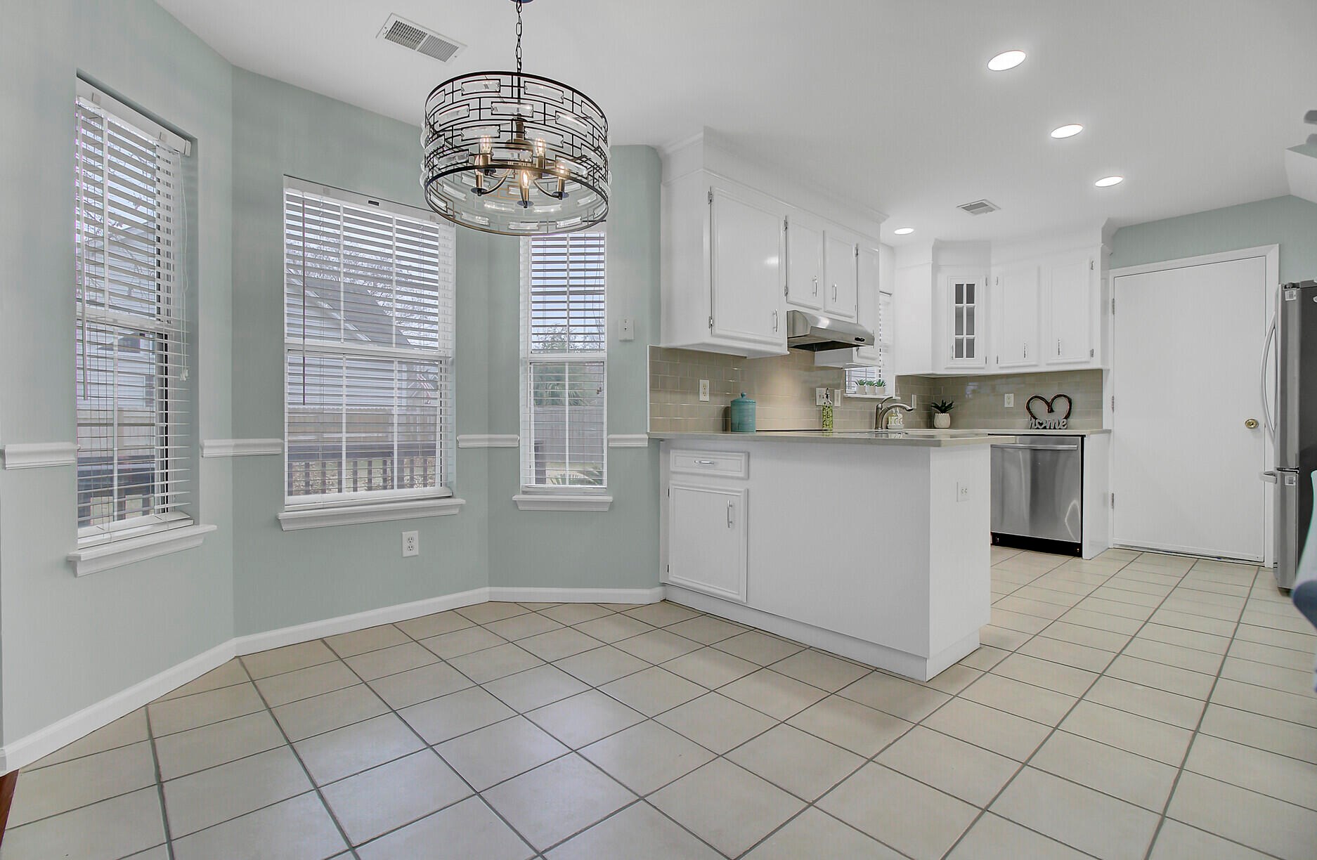 361 Arlington Dr, Charleston SC 29414-5046 exterior