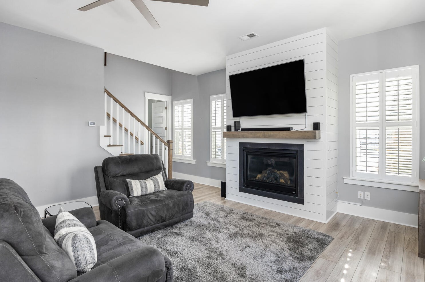 1465 Stratton Pl, Mount Pleasant SC  29466-8937 exterior