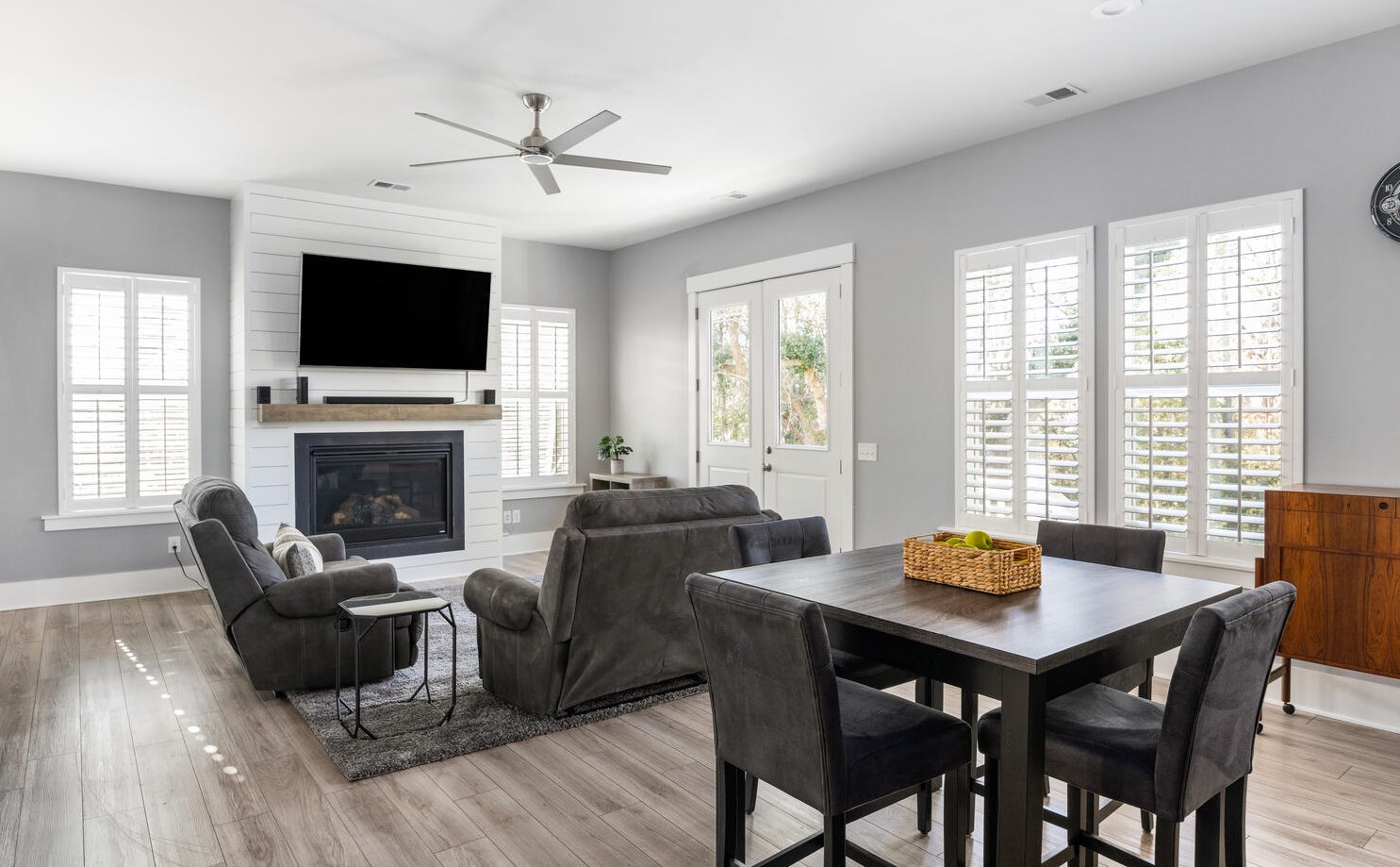 1465 Stratton Pl, Mount Pleasant SC  29466-8937 exterior