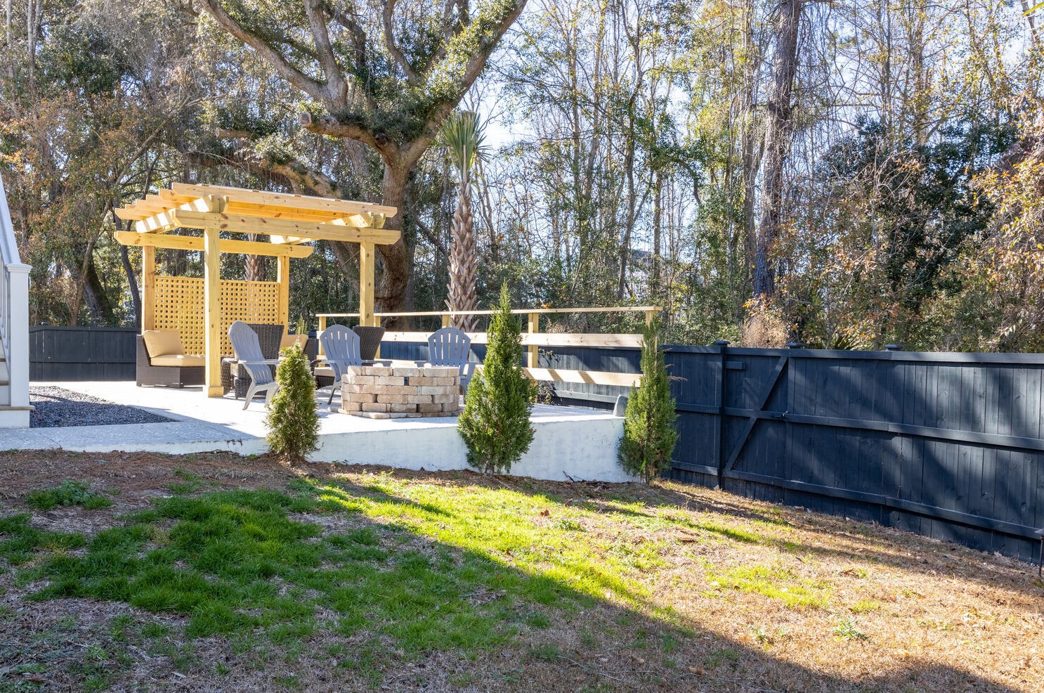 1465 Stratton Pl, Mount Pleasant SC  29466-8937 exterior