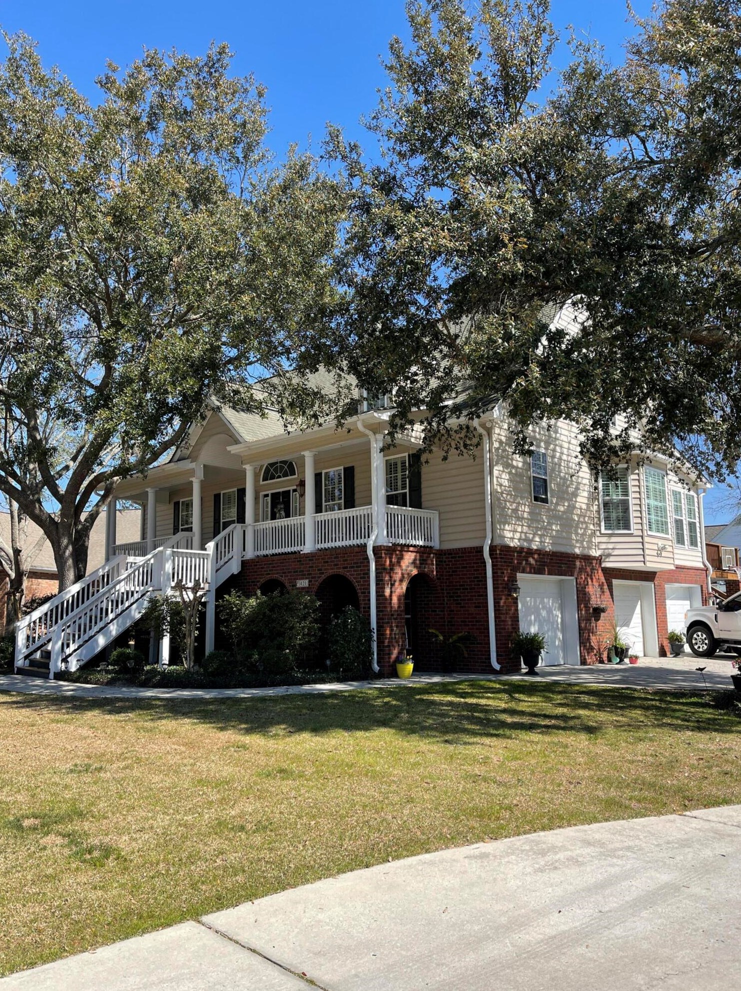 1421 Sterling Oaks Dr, Moncks Corner, SC 29461-2927