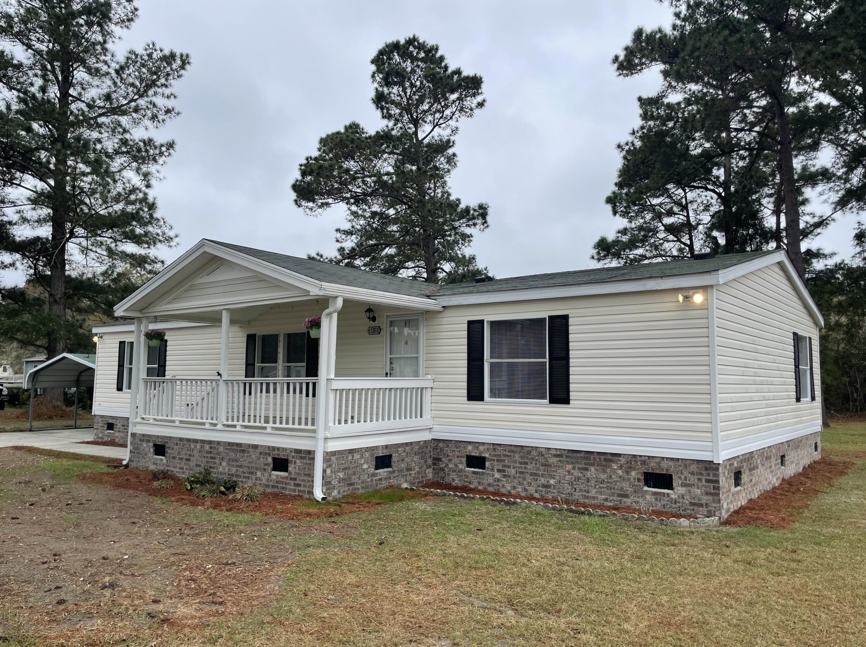 126 Albacore Rd, Bonneau, SC 29431