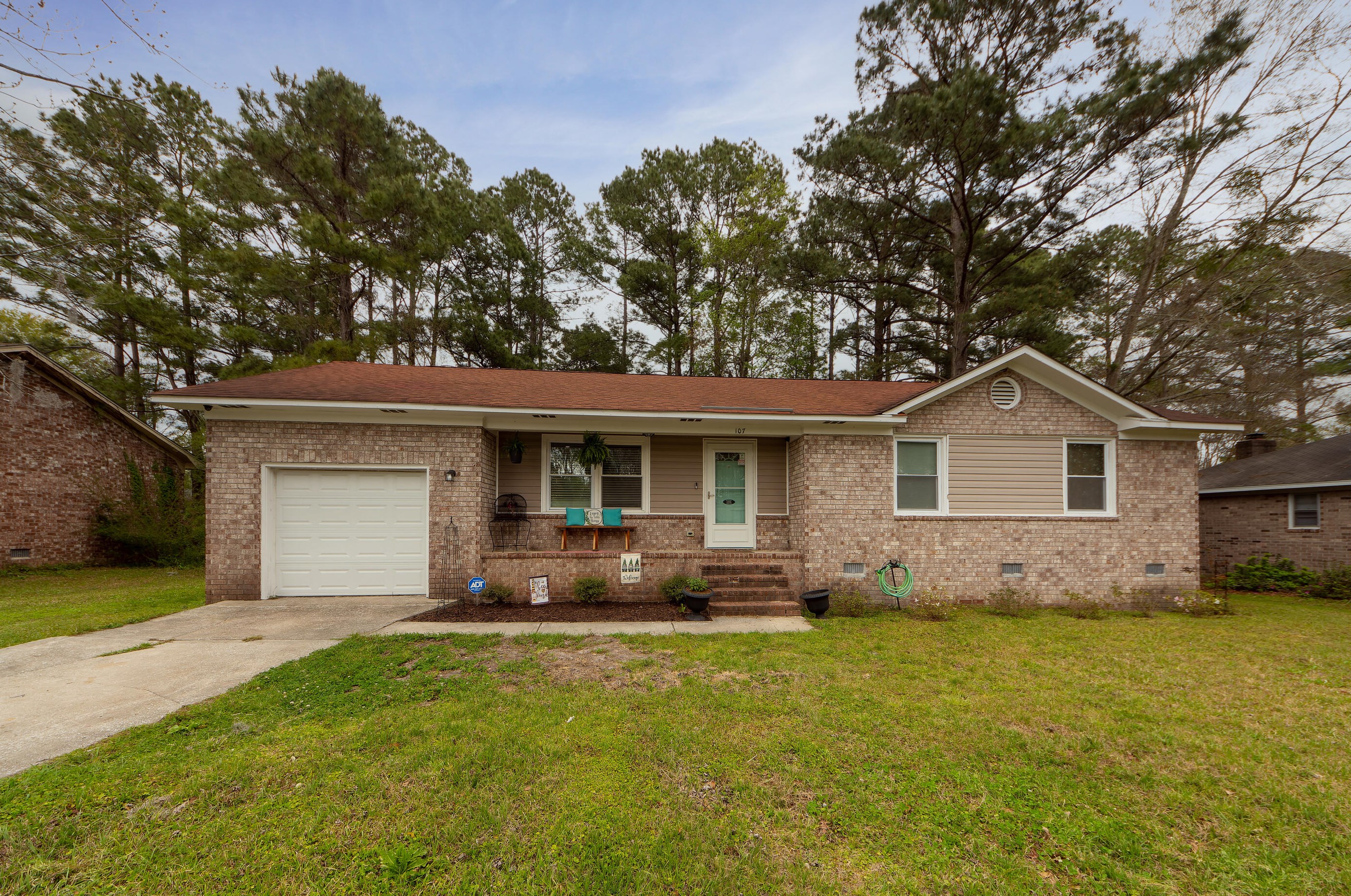 107 Terry Ave, Summerville, SC 29485-5324