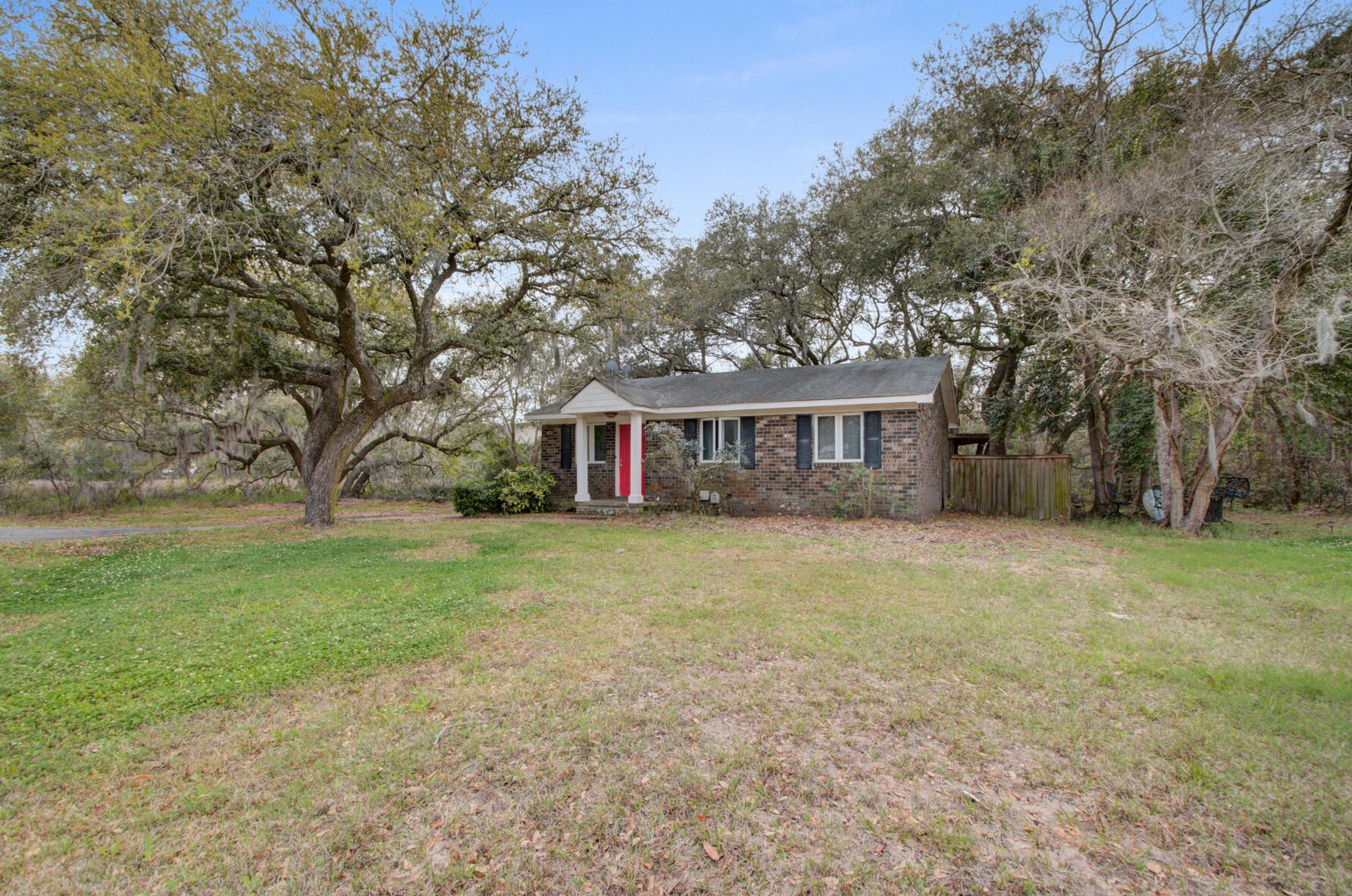 269 Shore Ln, Charleston, SC 29407-5641