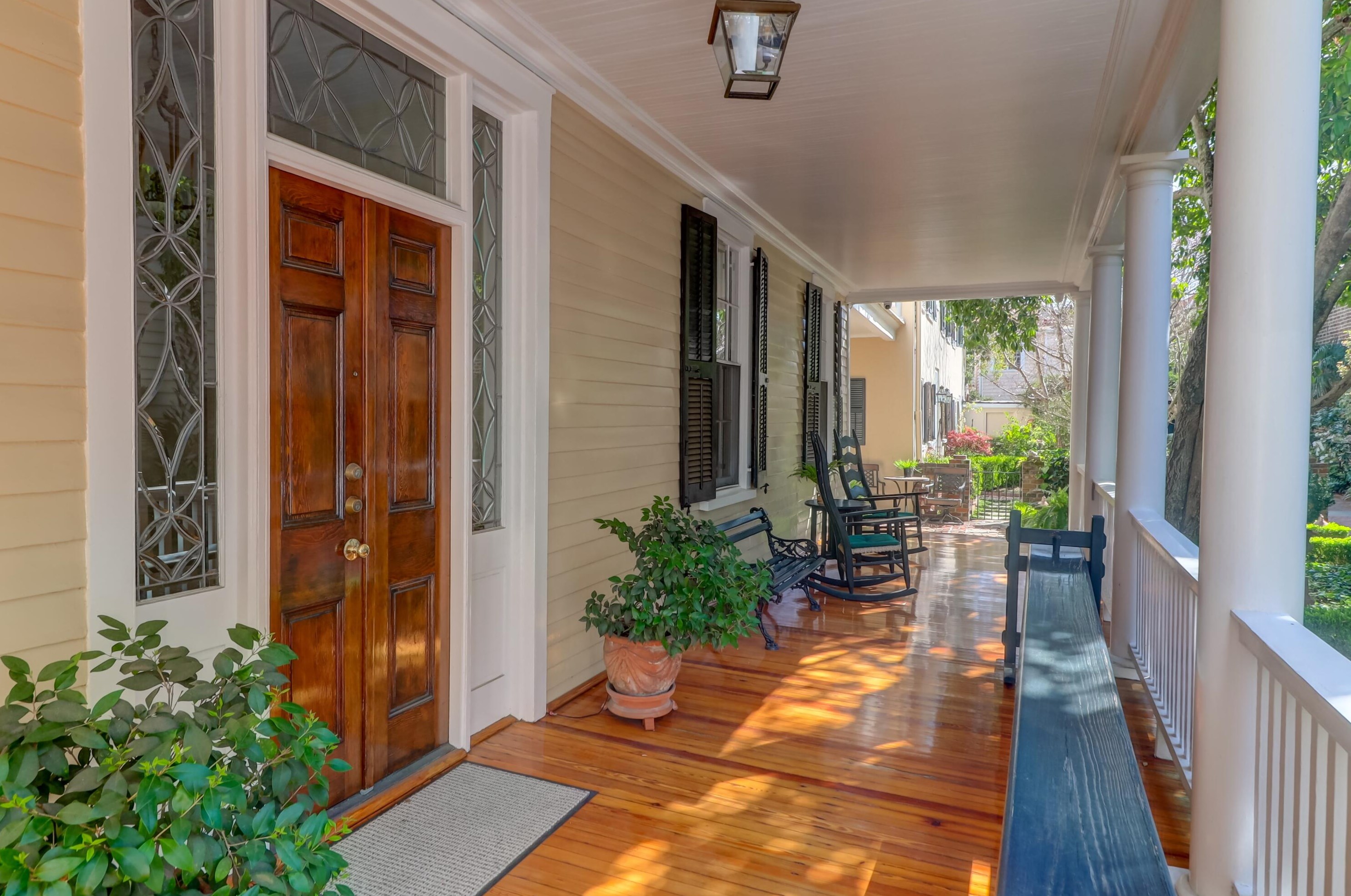 38 Meeting St, Charleston, SC 29401-2737
