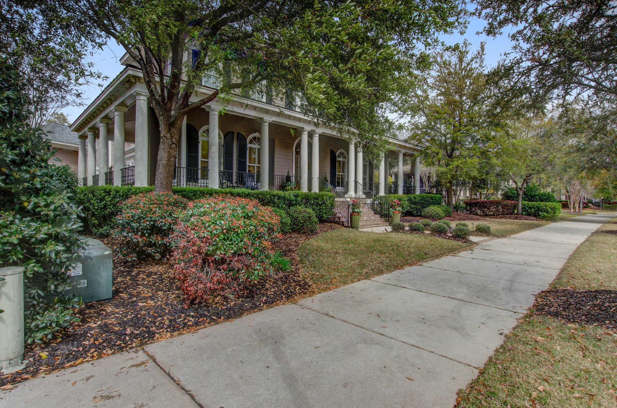 147 Island Park Dr, Charleston, SC 29492-8349