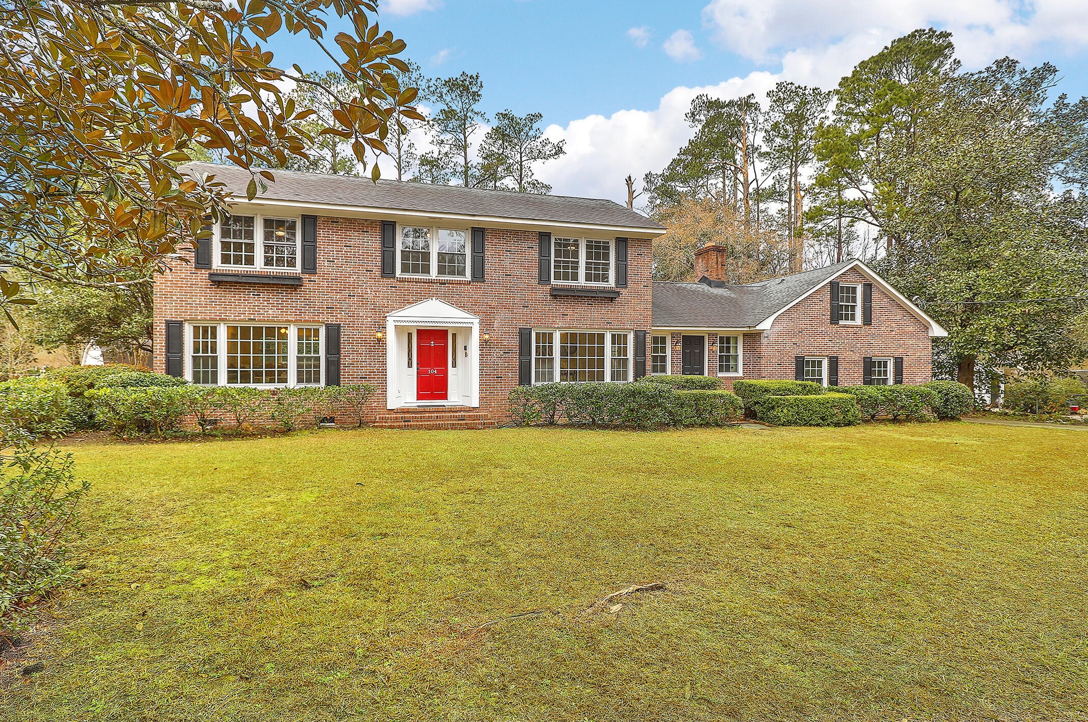 104 Race Club Rd, Summerville, SC 29483-3532