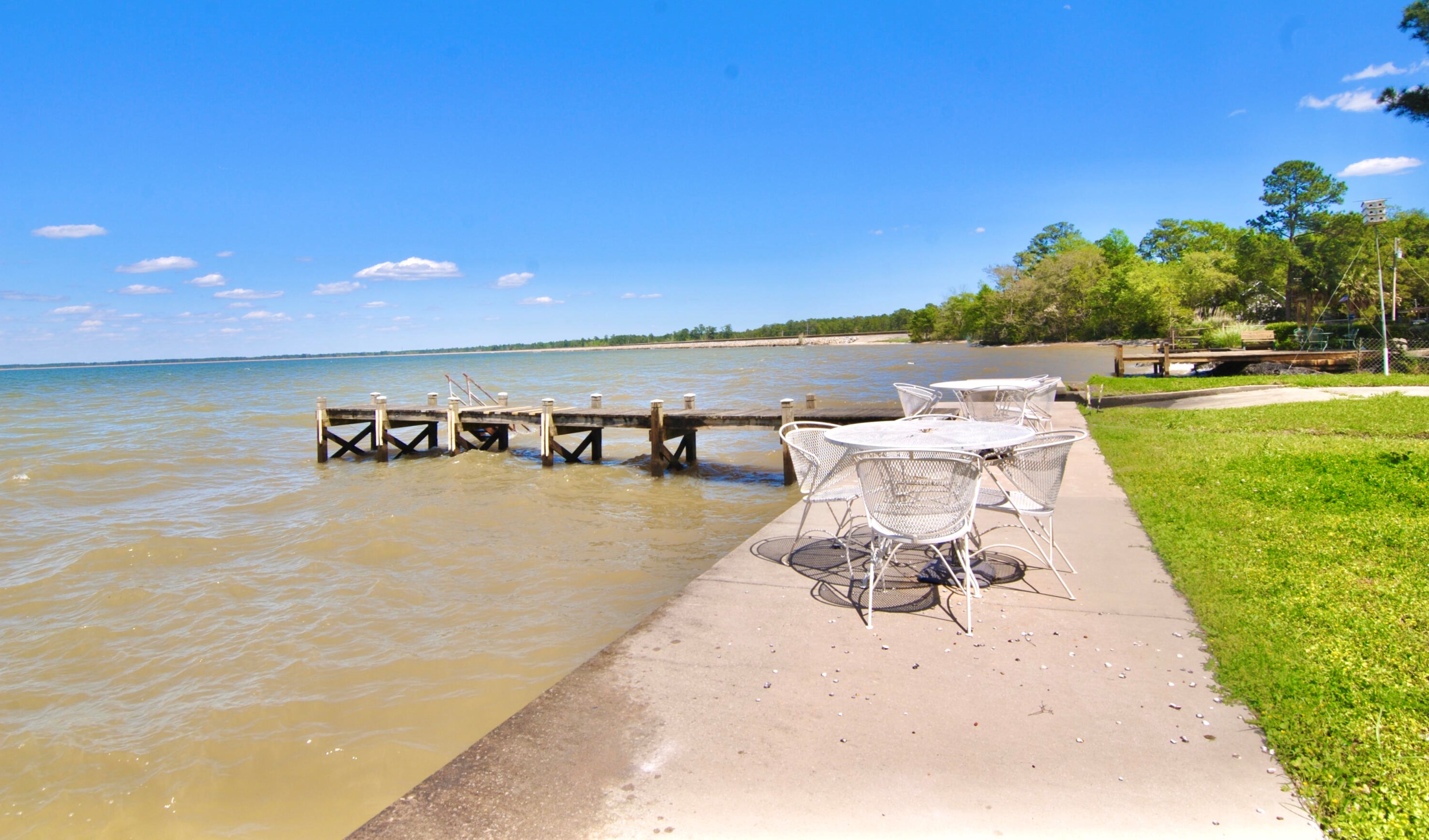 108 Waterfront Dr, Moncks Corner, SC 29461-4396