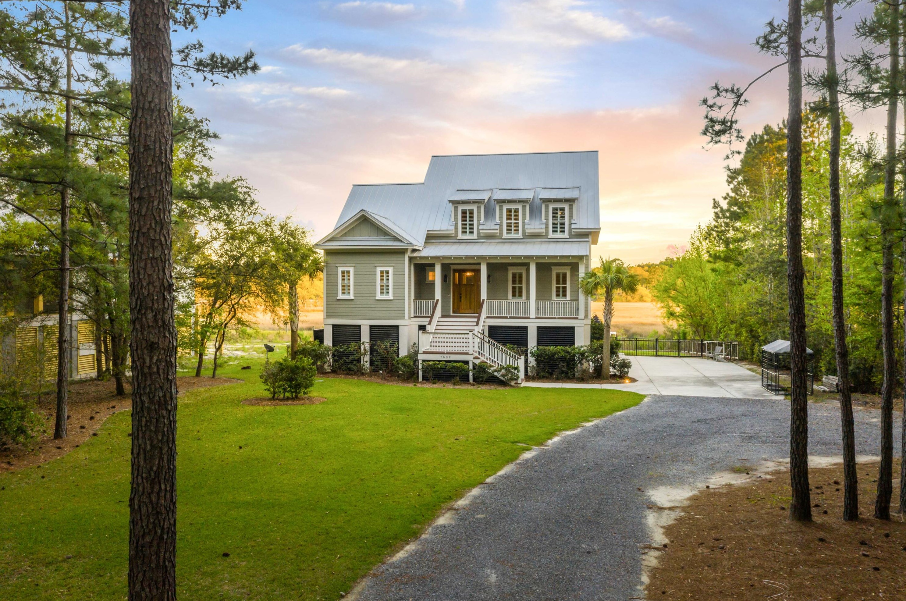 7539 Ladys Secret Ln, Awendaw, SC 29429