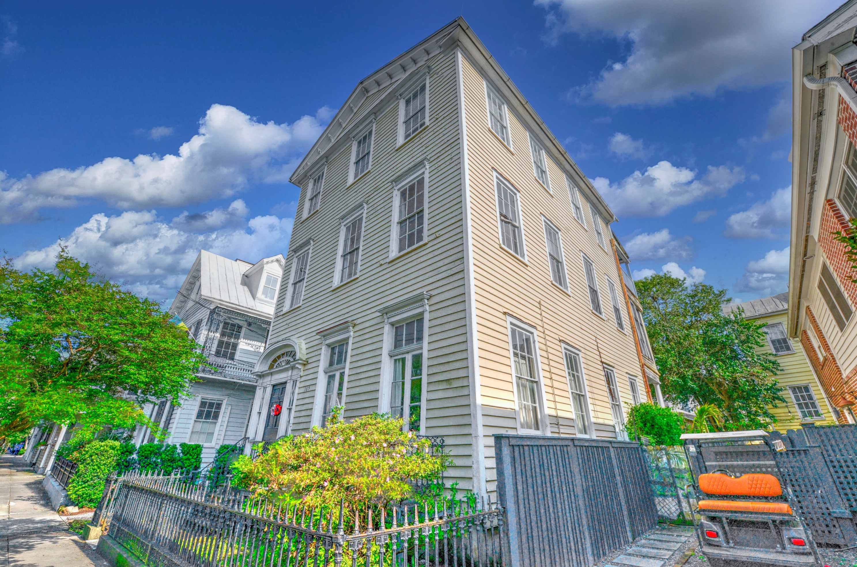 165 Queen St, Charleston, SC 29401-1968