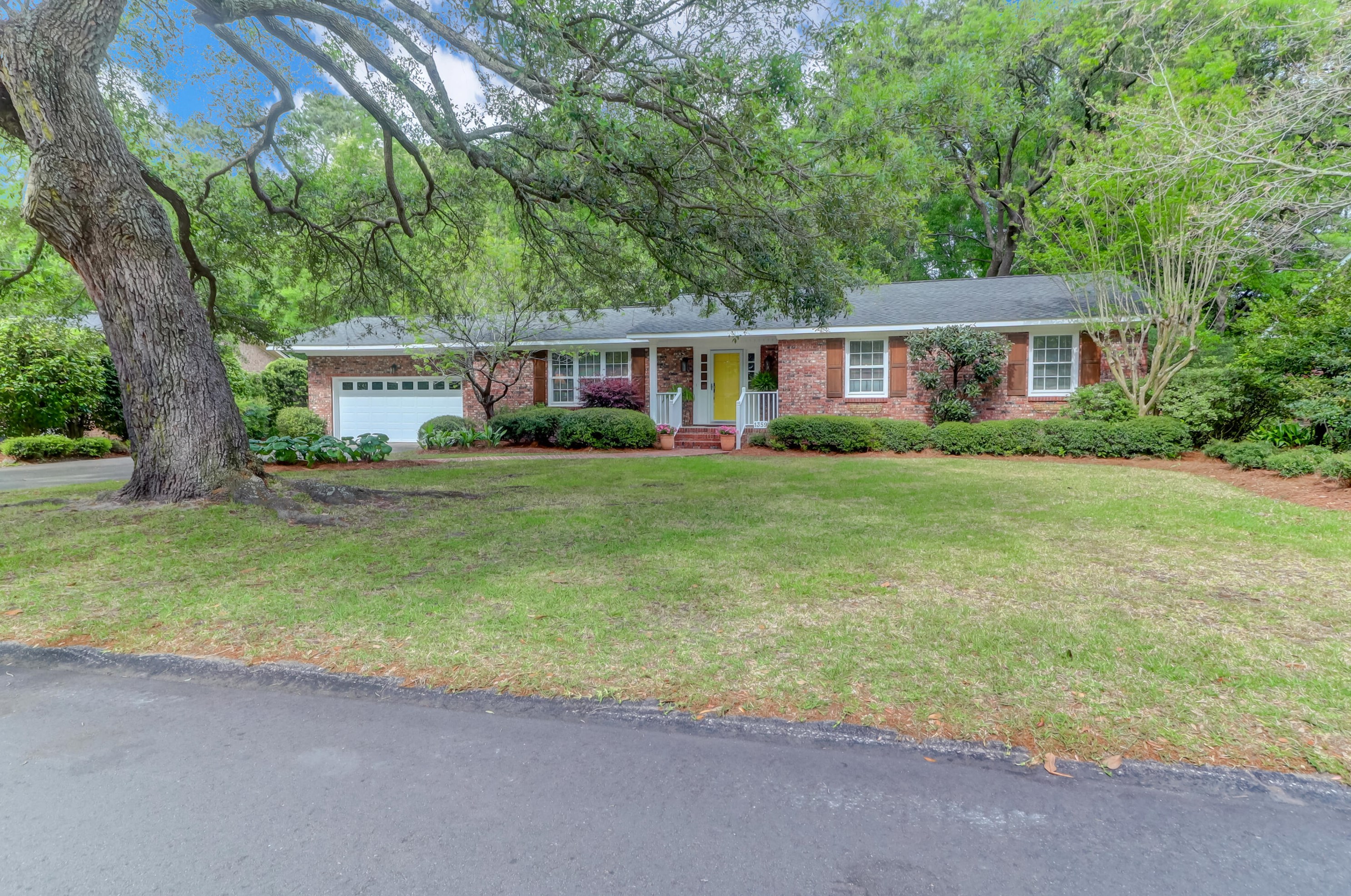 1359 Winchester Dr, Charleston, SC 29407-3340