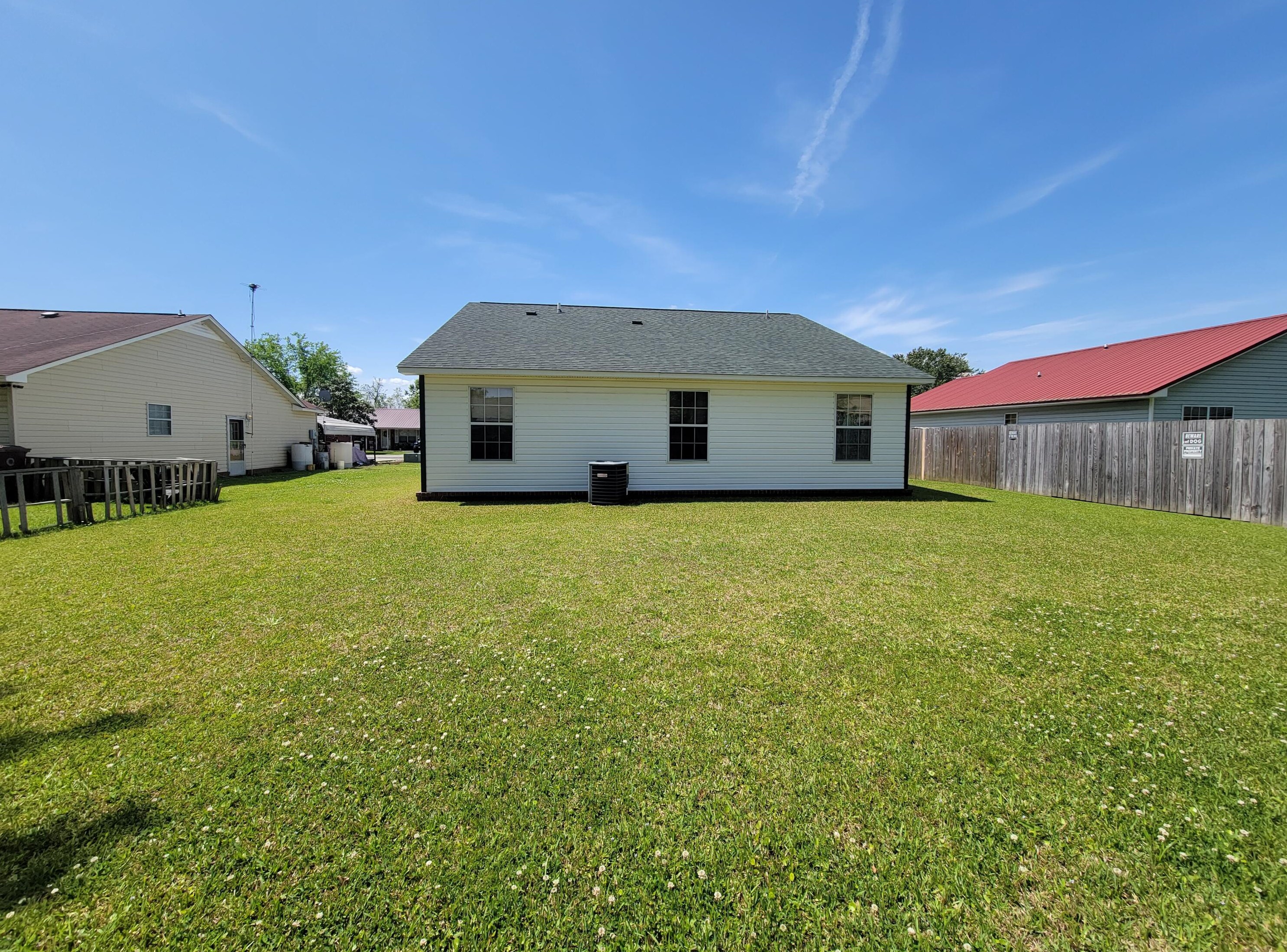 1215 Dyson Dr, Moncks Corner, SC 29461-9215