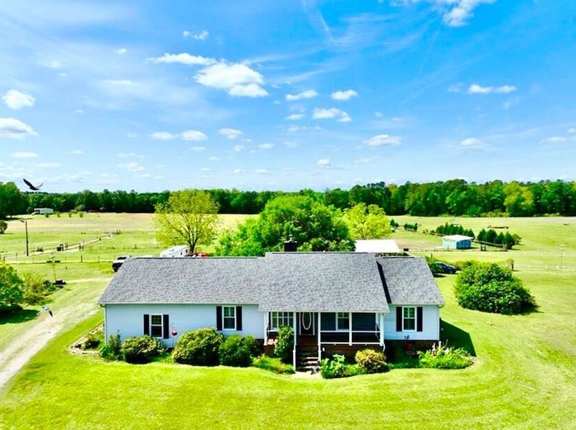 498 Gaskins Landing Ln, Alvin, SC 29479-3898
