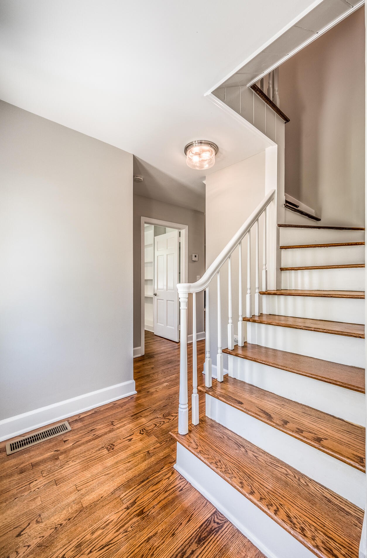 2388 Erskine Ave, Charleston SC  29414-7004 exterior