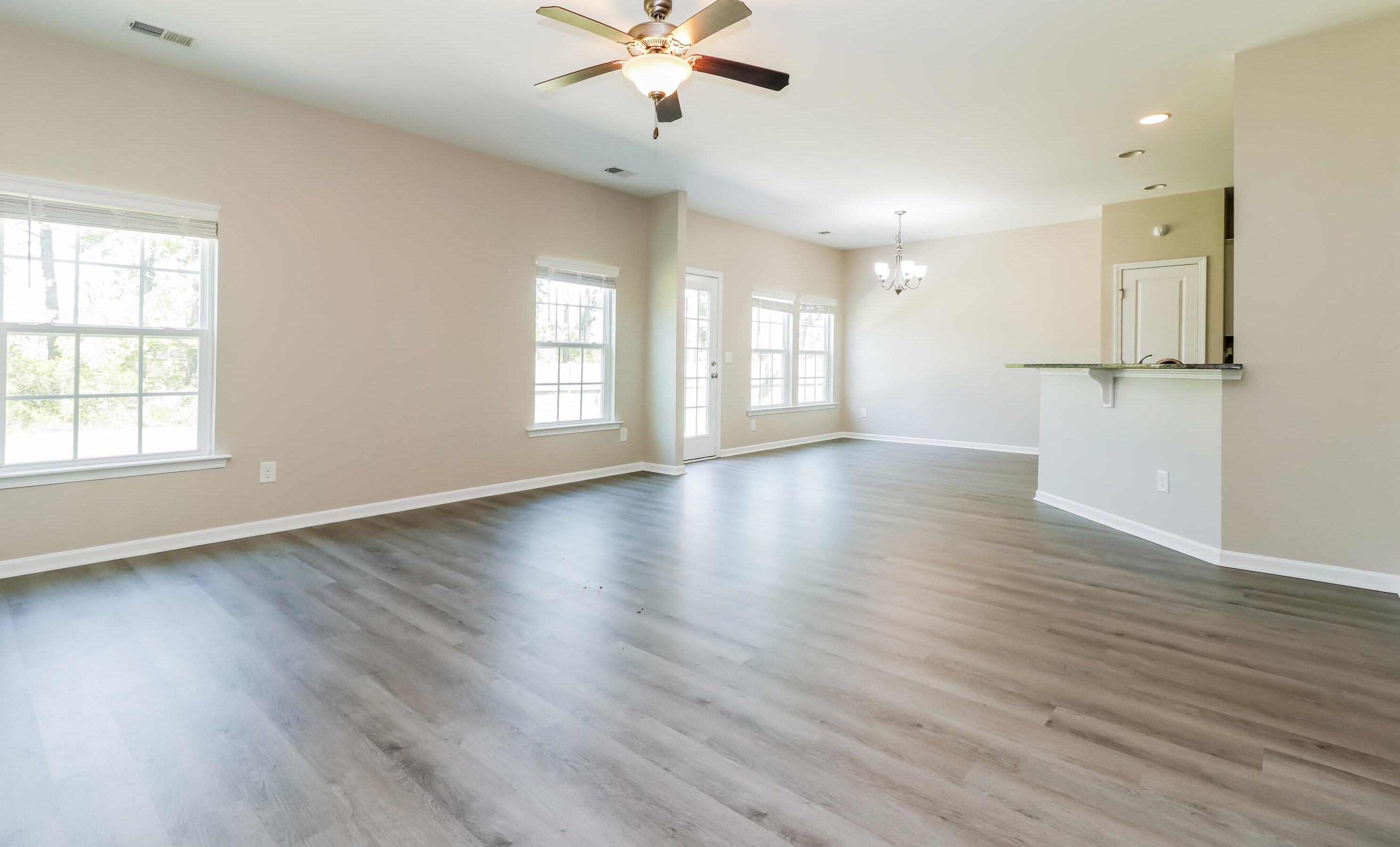 459 Whispering Breeze Ln, Summerville, SC 29486