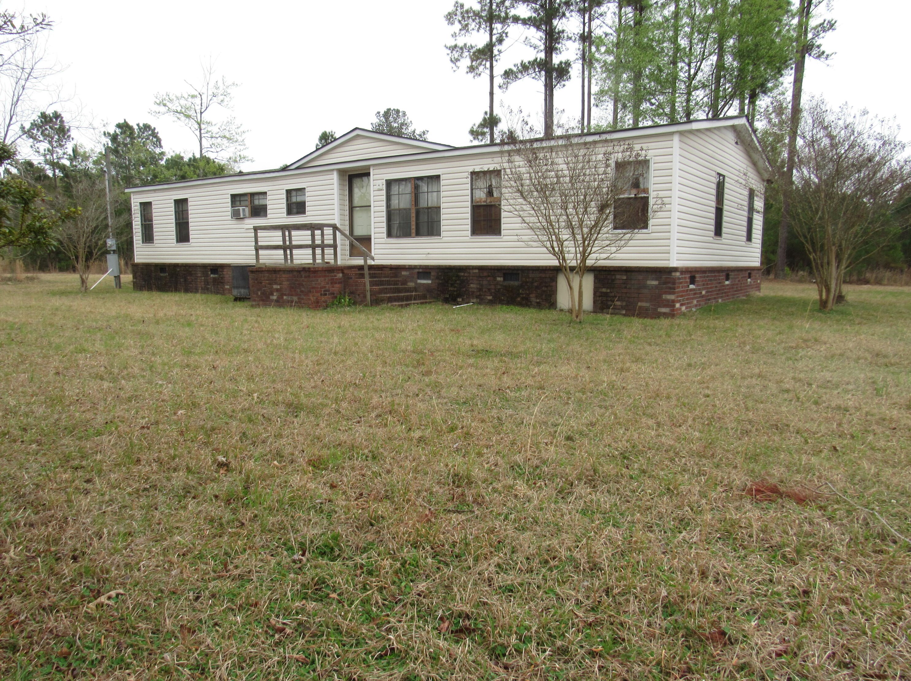241 Youngs Rd, Eutawville, SC 29048