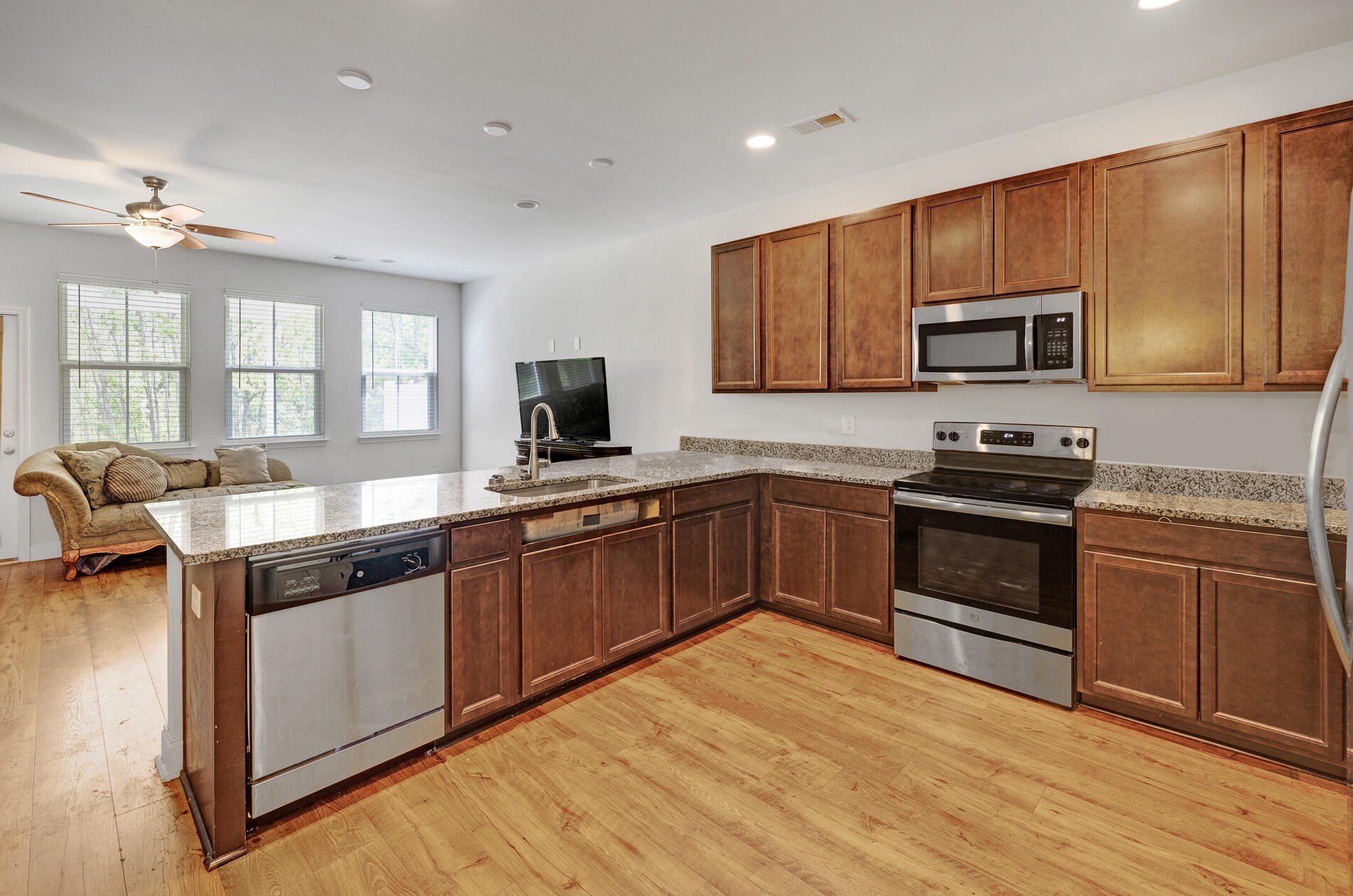 7807 Montview Rd, Charleston SC  29418-2258 exterior