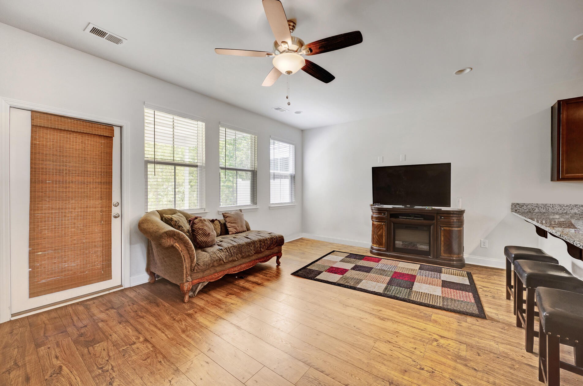 7807 Montview Rd, Charleston SC  29418-2258 exterior