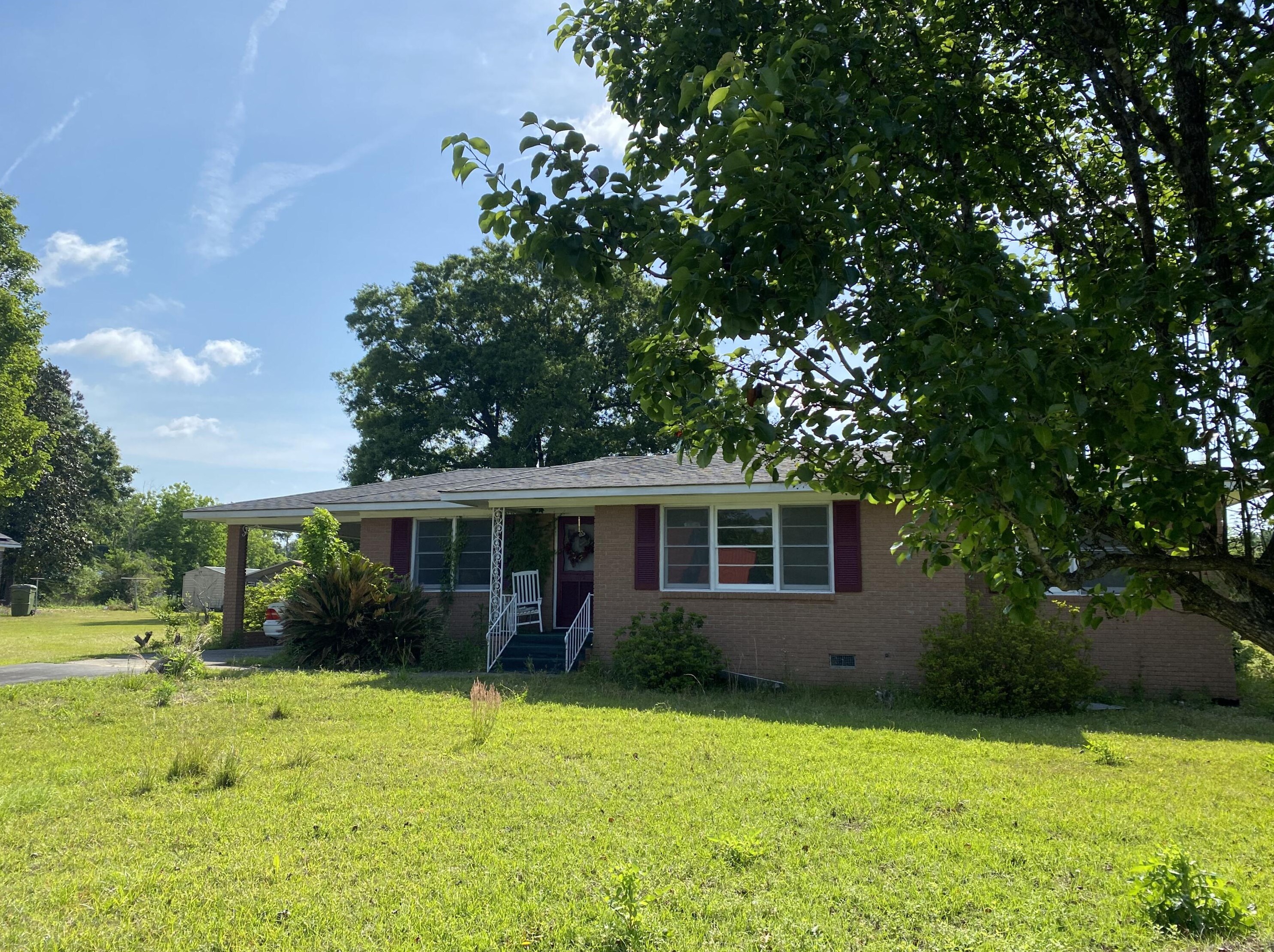 102 N Hazel Ave, Andrews, SC 29510