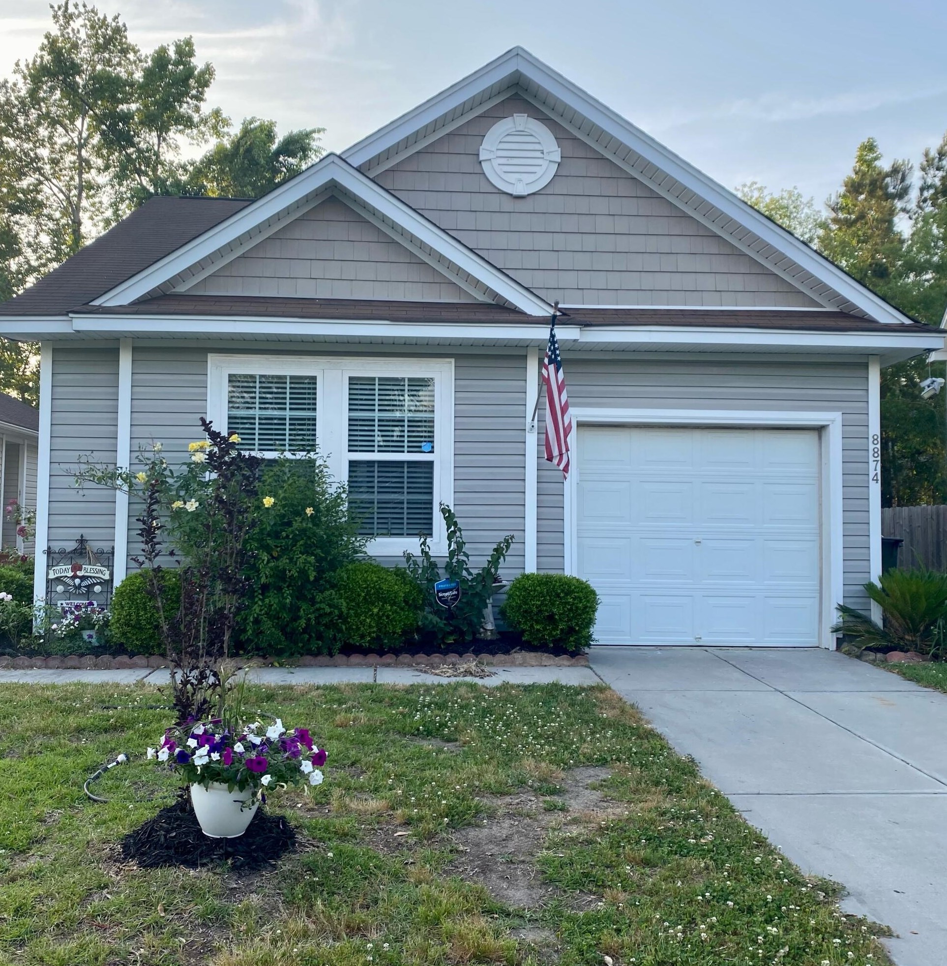 8874 Arbor Glen Dr, Charleston, SC 29420-4400