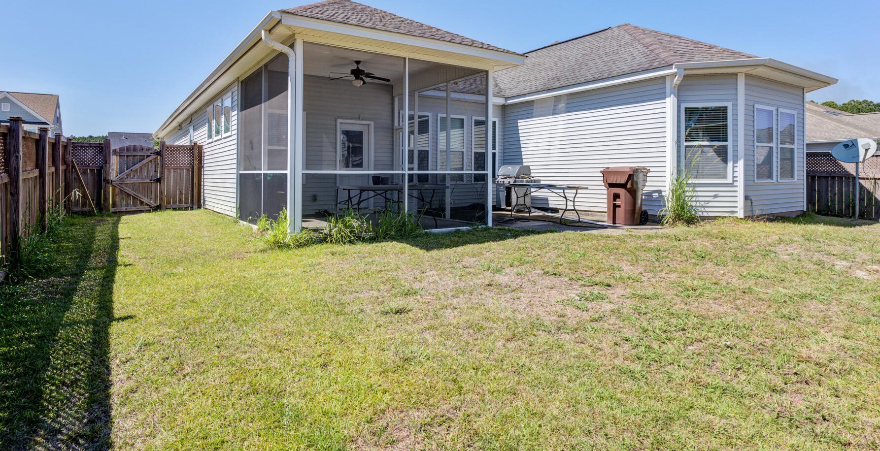 215 Topsaw Ln, Moncks Corner, SC 29461-8890