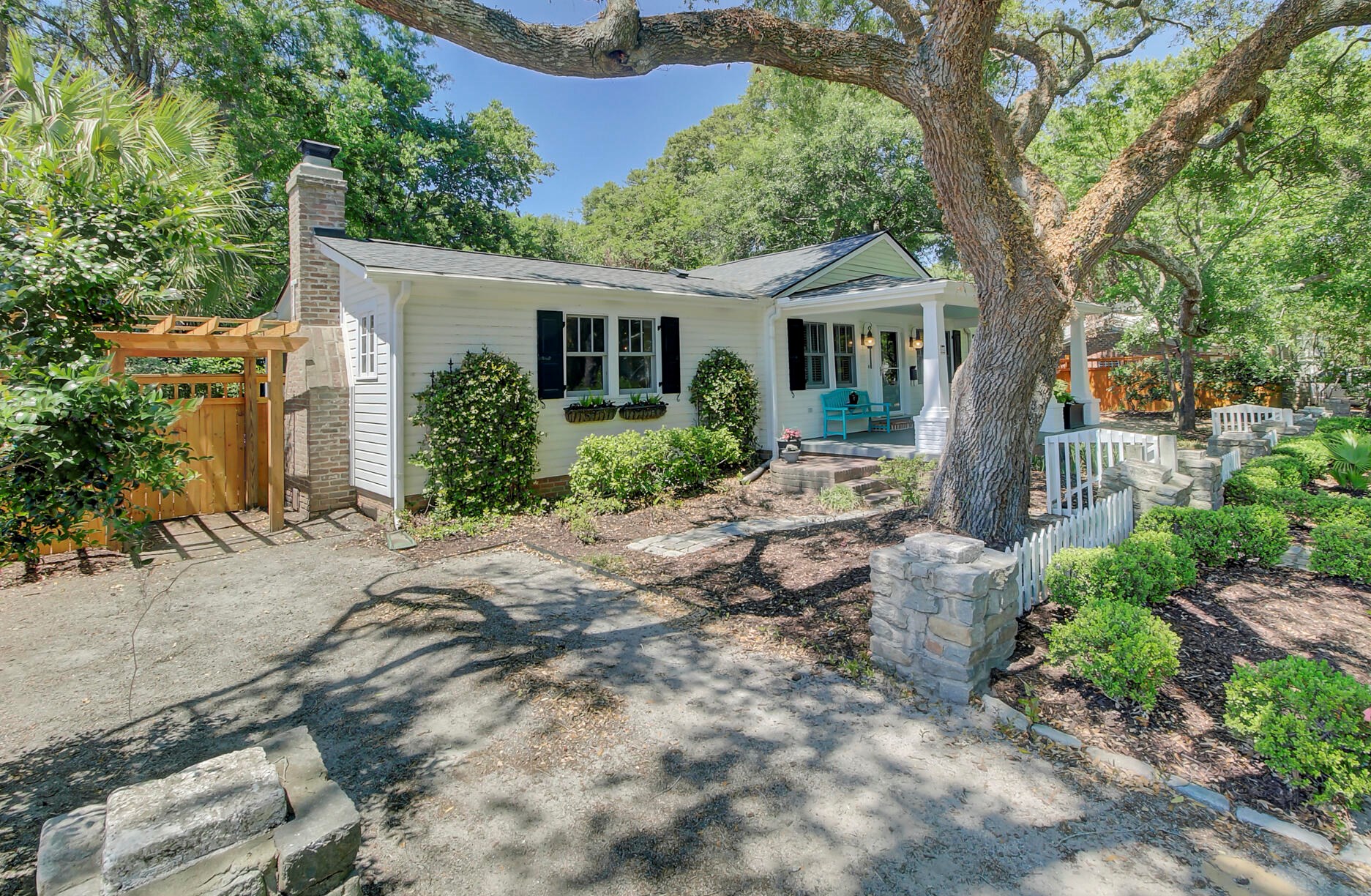 104 Hyer St, Mount Pleasant, SC 29464-5009