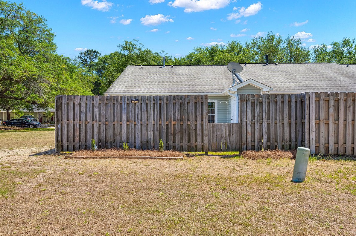 1276 Apex Ln, Charleston SC 29412-8639 exterior