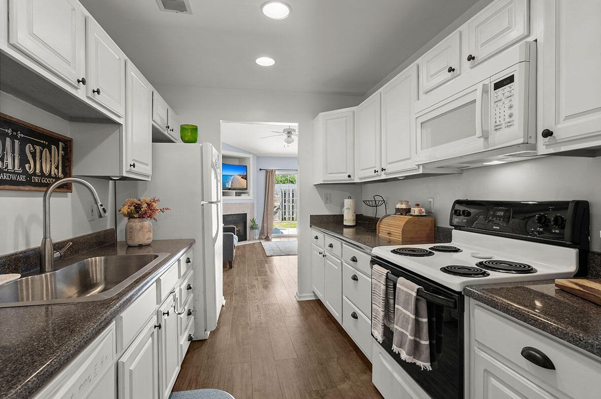 1276 Apex Ln, Charleston SC 29412-8639 exterior