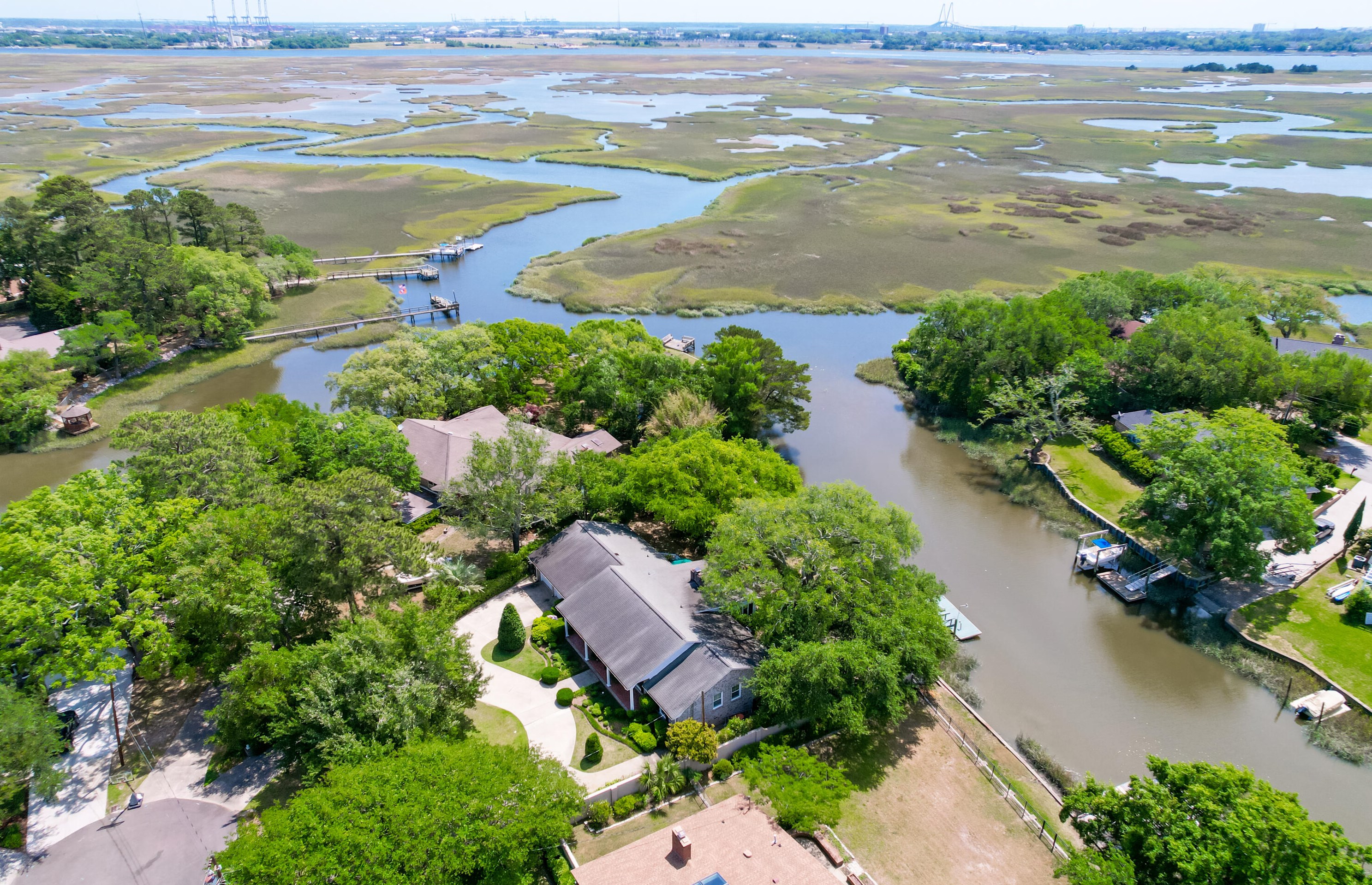 16 Fairfax Ct, Charleston, SC 29407-3729