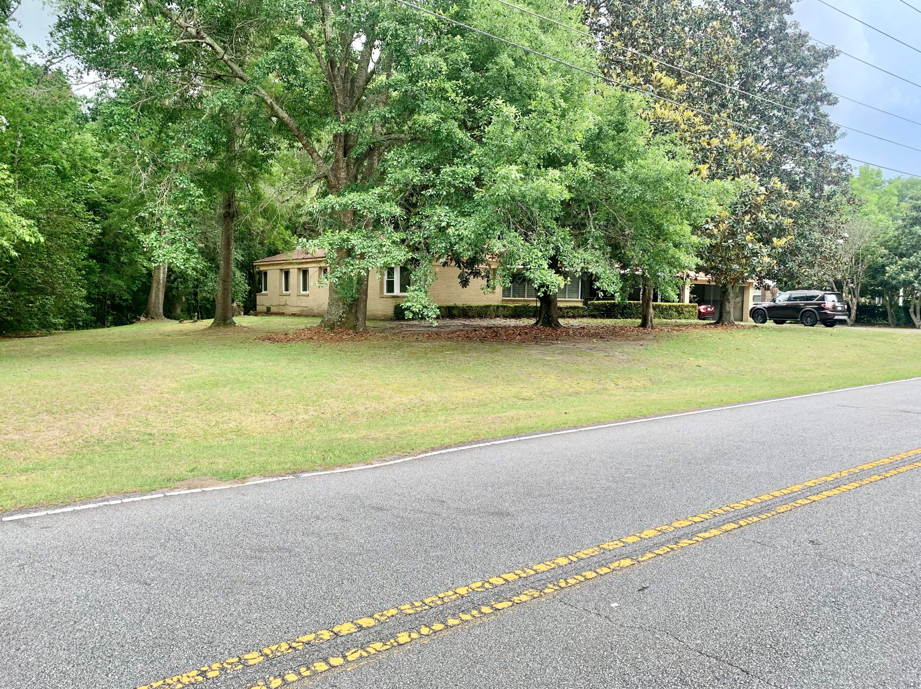 1074 Hickory St, Alvin, SC 29479-3380