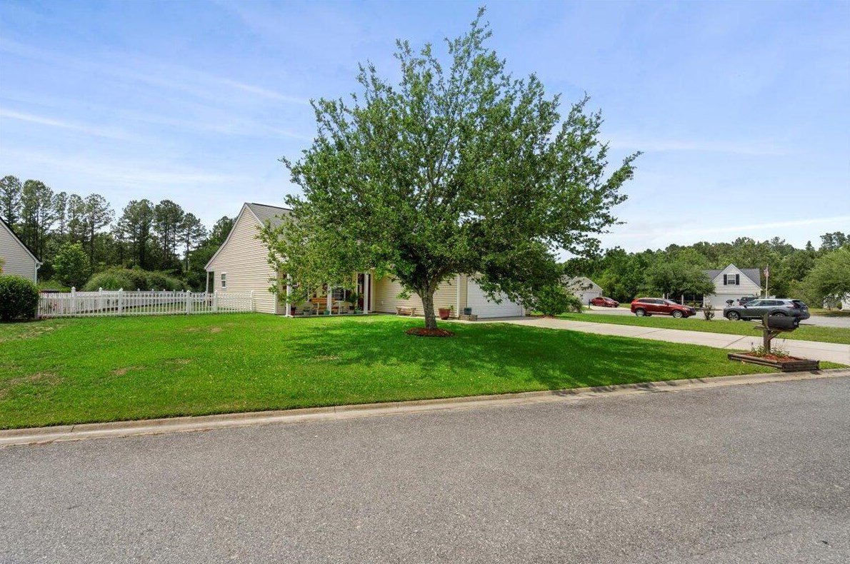 109 Honeycomb Ln, Coosawhatchie, SC 29936-4792