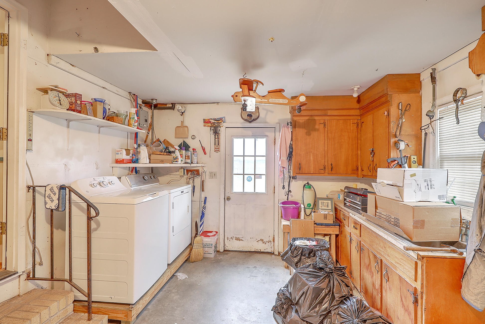 1632 Oak Island Dr, Charleston SC 29412-9519 exterior