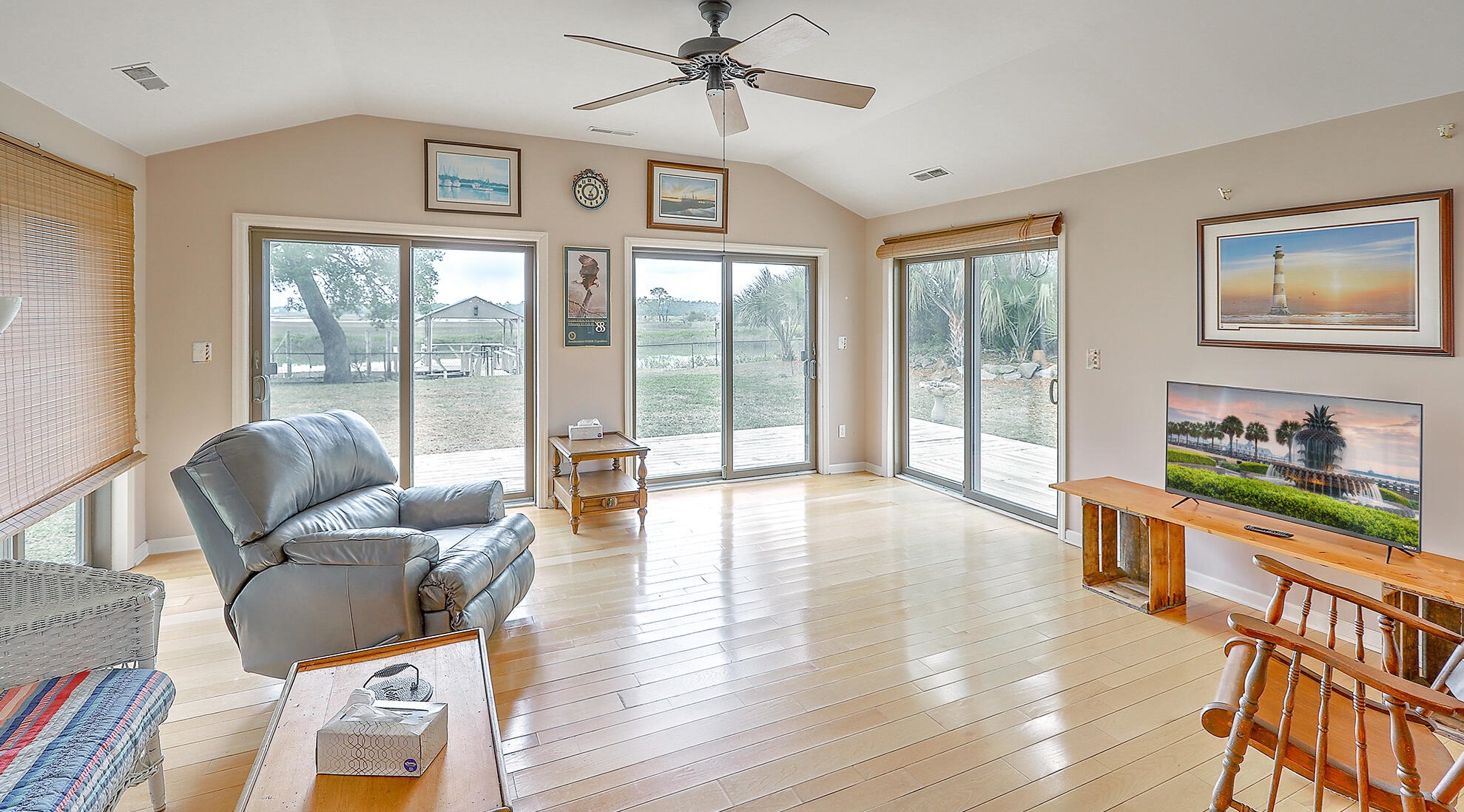 1632 Oak Island Dr, Charleston SC 29412-9519 exterior