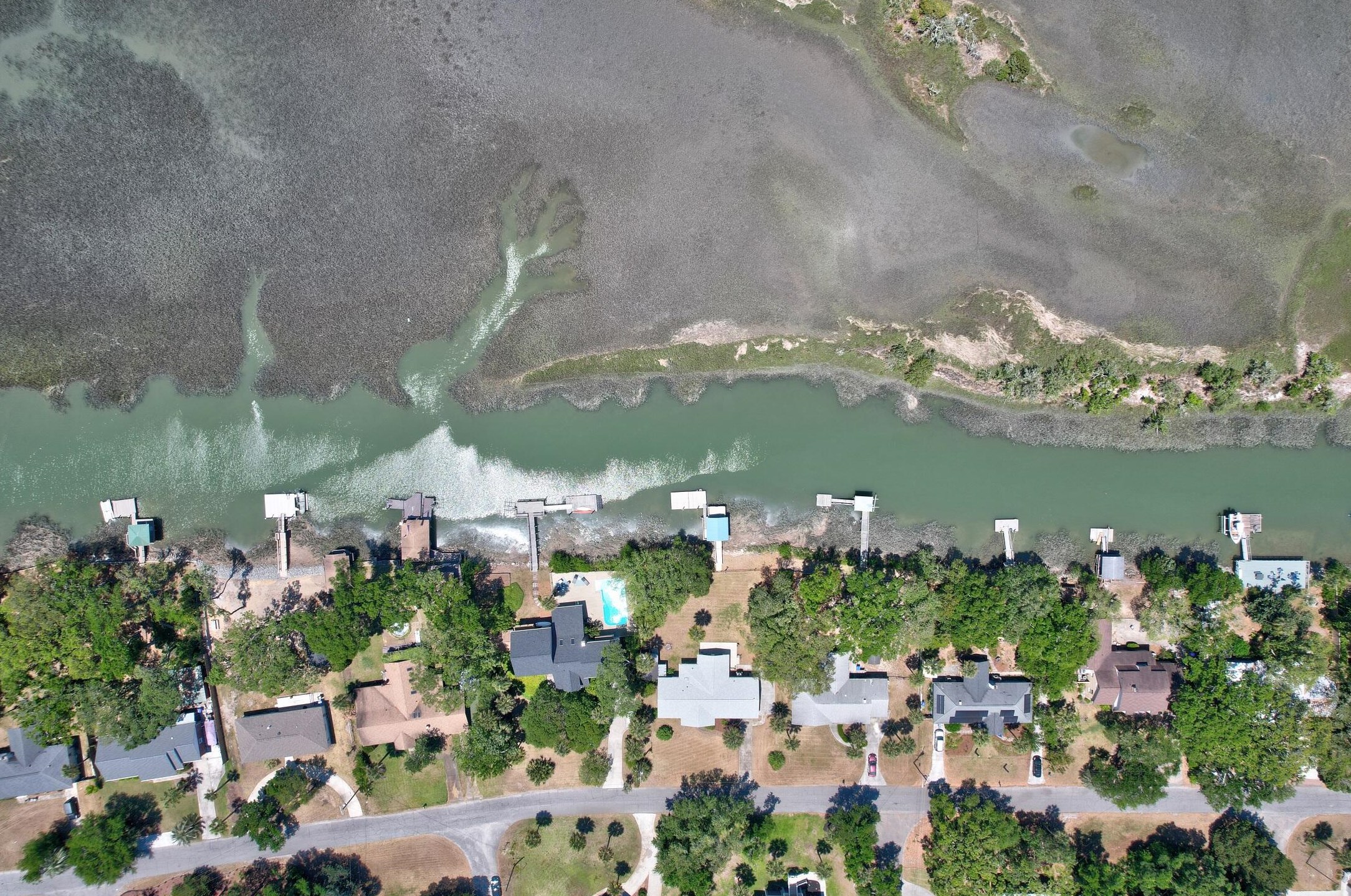 1632 Oak Island Dr, Charleston SC 29412-9519 exterior