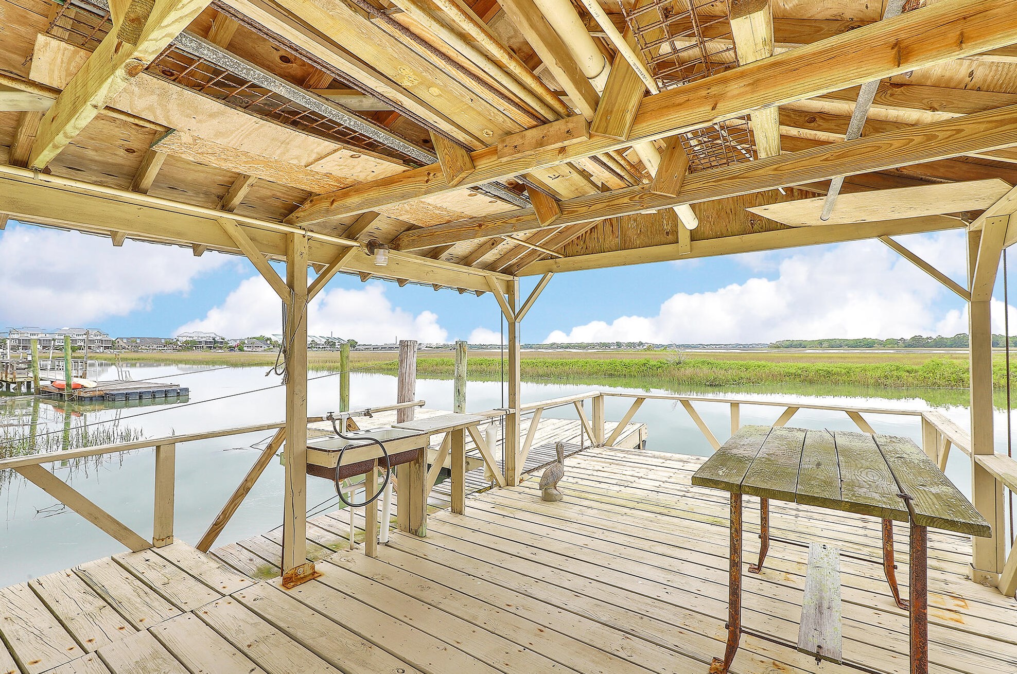 1632 Oak Island Dr, Charleston SC 29412-9519 exterior