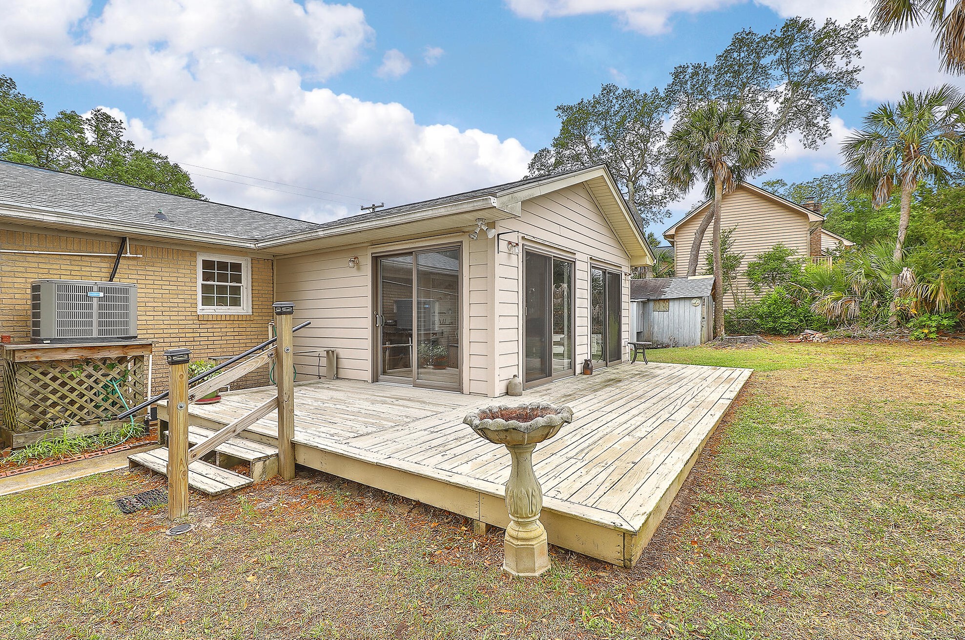 1632 Oak Island Dr, Charleston SC 29412-9519 exterior