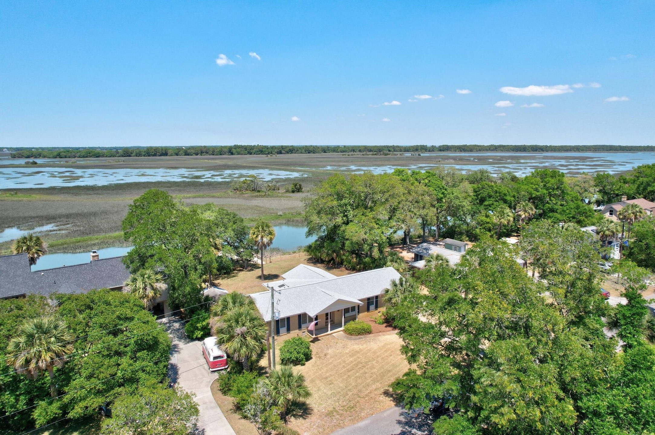 1632 Oak Island Dr, Charleston SC 29412-9519 exterior