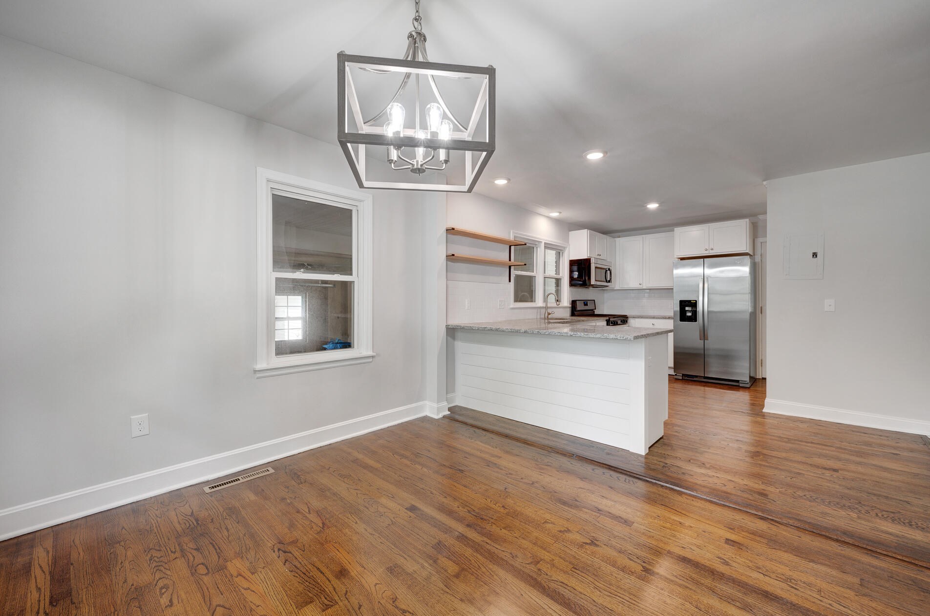 307 Ashley Dr, Summerville SC  29485-5705 exterior