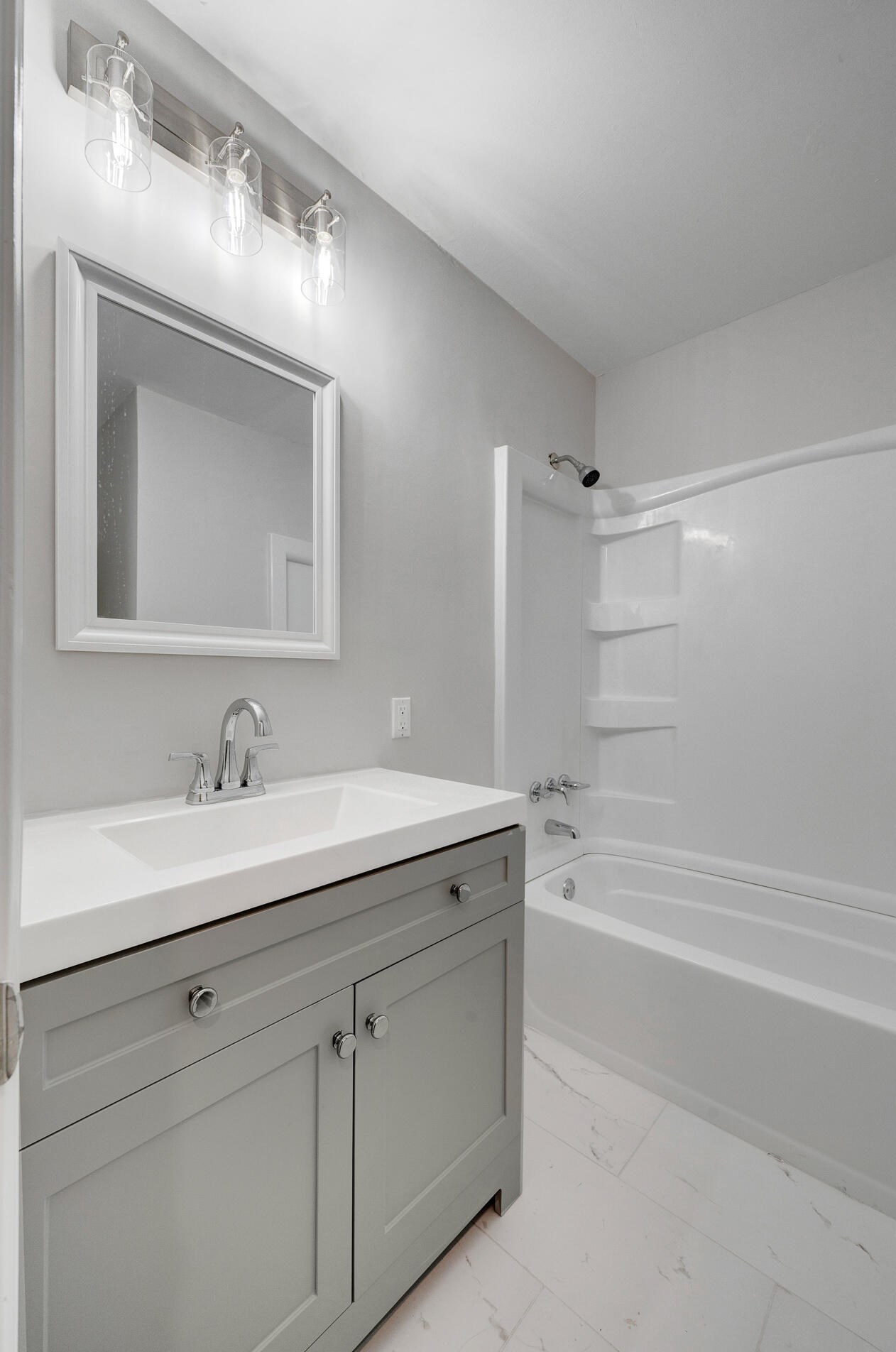 307 Ashley Dr, Summerville SC  29485-5705 exterior