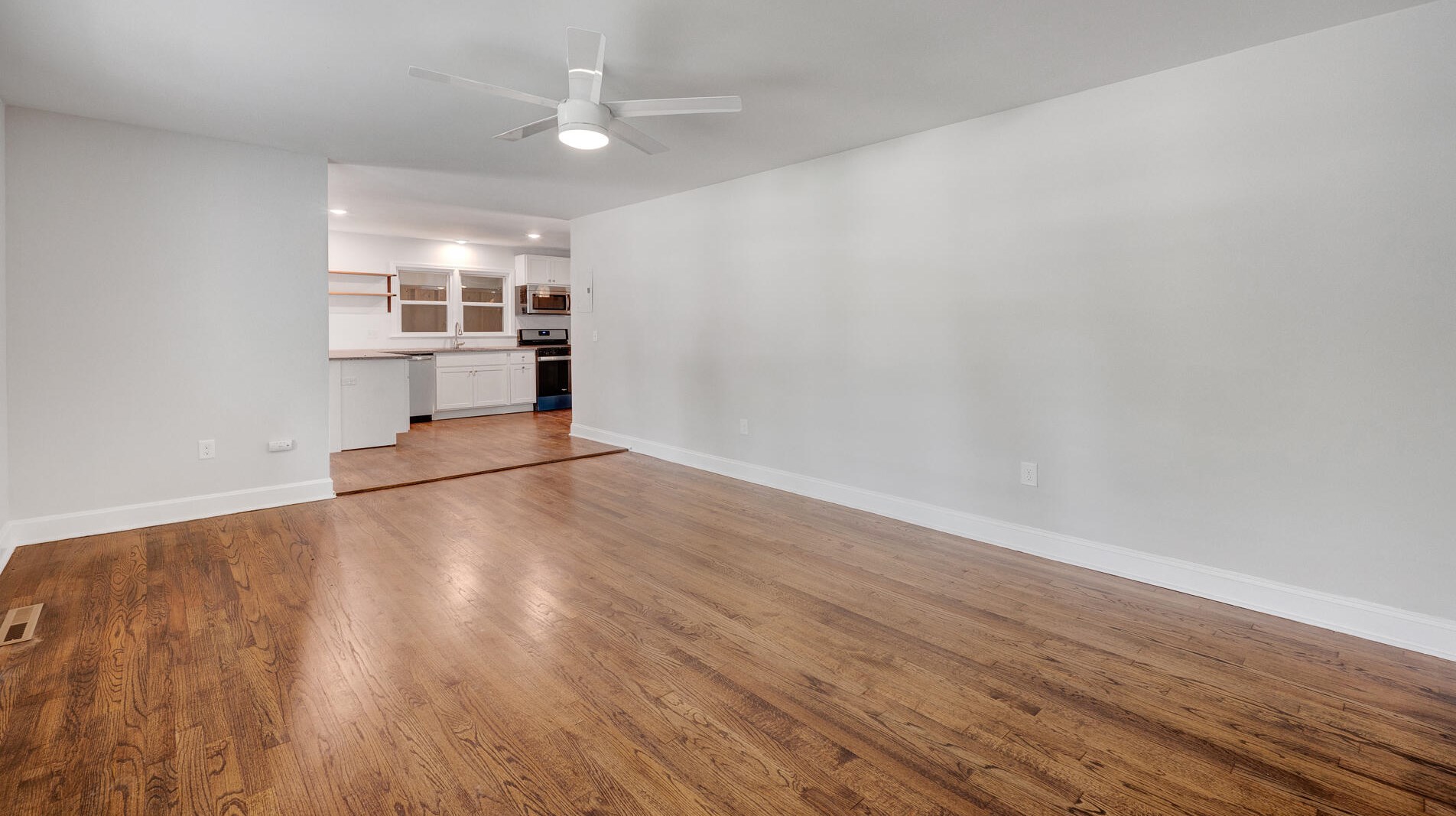 307 Ashley Dr, Summerville SC  29485-5705 exterior